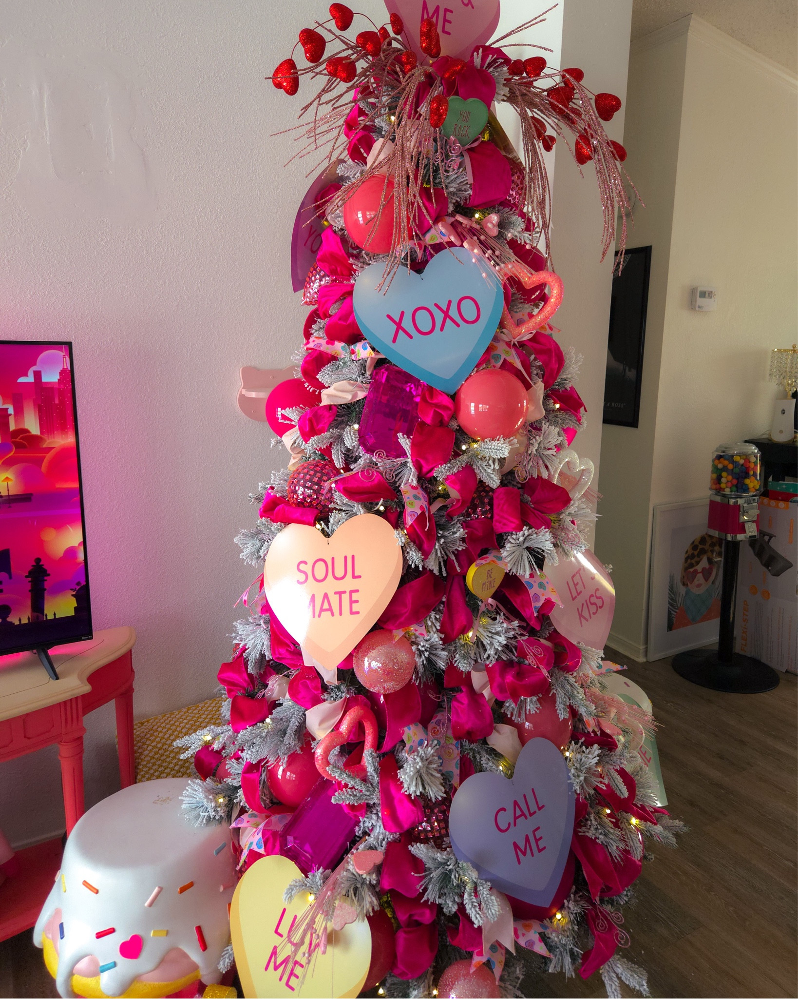 Loving this year’s Valentine’s Day tree 💕

#LTKHome #LTKSaleAlert #LTKSeasonal