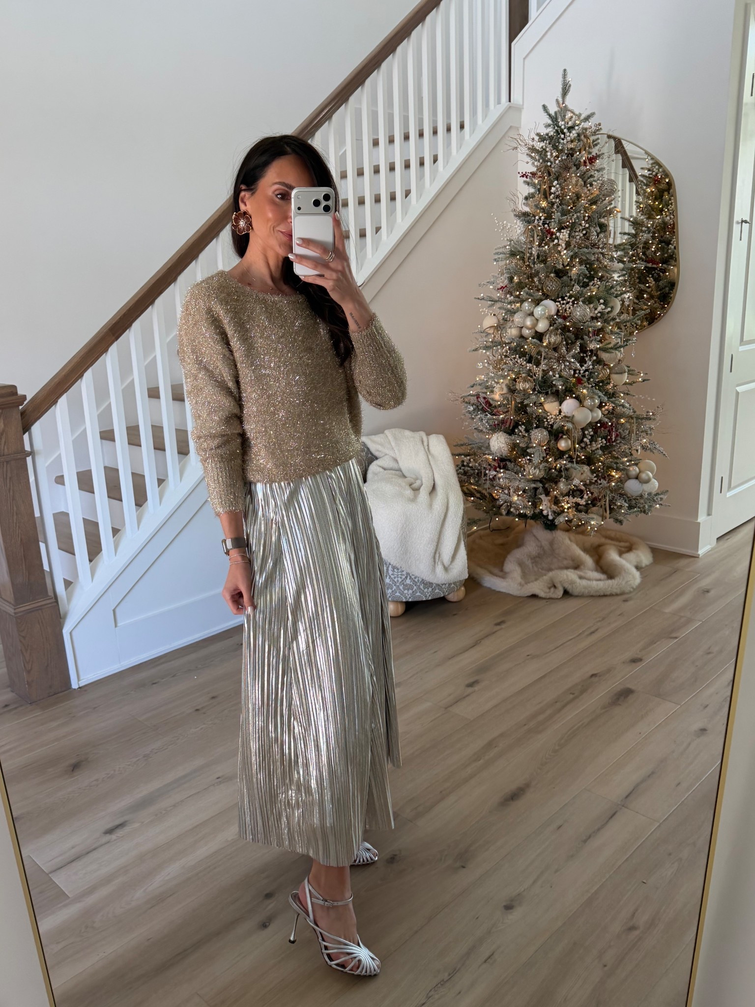 Shine bright like a diamond 💎 anyways this outfit made me think of that song lol. Gorgeous holiday metallics for all your holiday gatherings.

#LTKHoliday #LTKgrwm #LTKootd