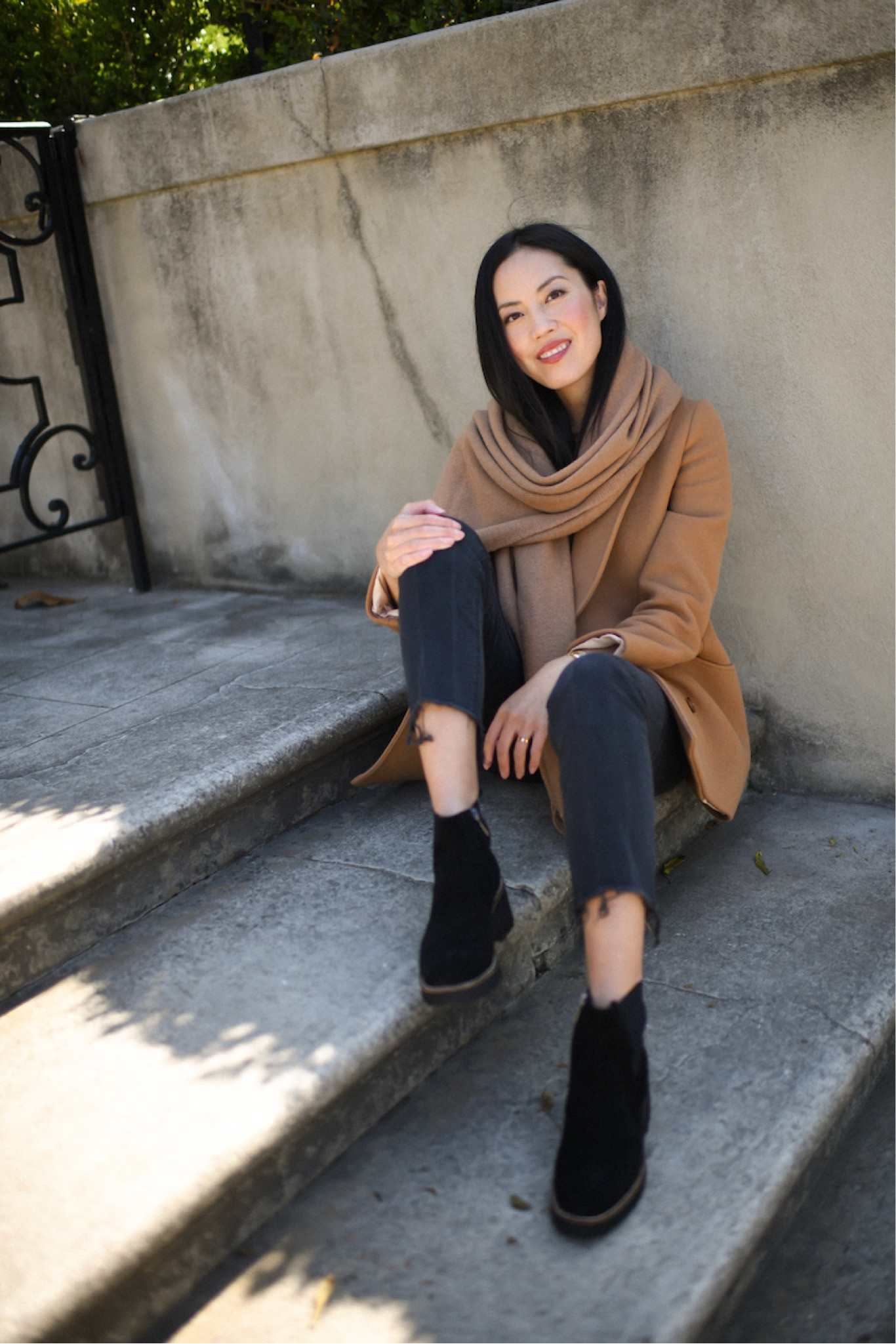 These Blondo waterproof booties are my go to for cold winter weather. They’d make the perfect gift for any fashion lover. 

#blackboots
#classicstyle
#holidaygifts#LTKCyberweek

#LTKGiftGuide #LTKshoecrush