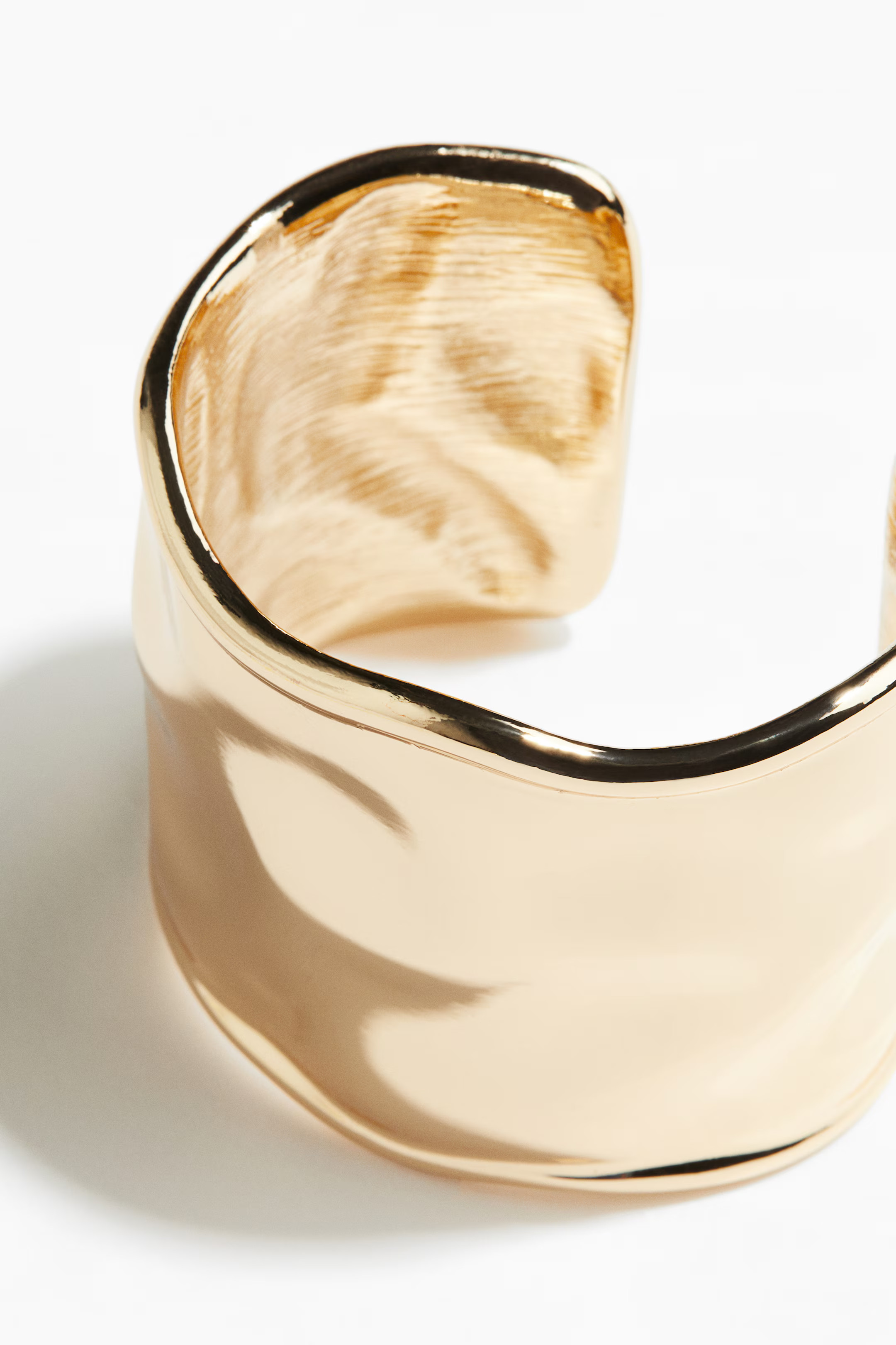 Wide cuff bracelet | H&M (UK, MY, IN, SG, PH, TW, HK)