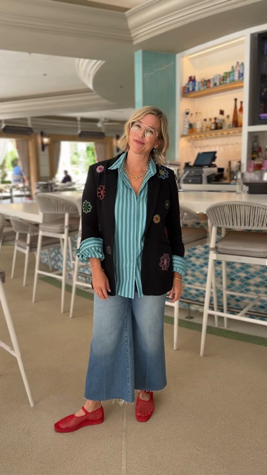 Best jeans and button down for the summer!