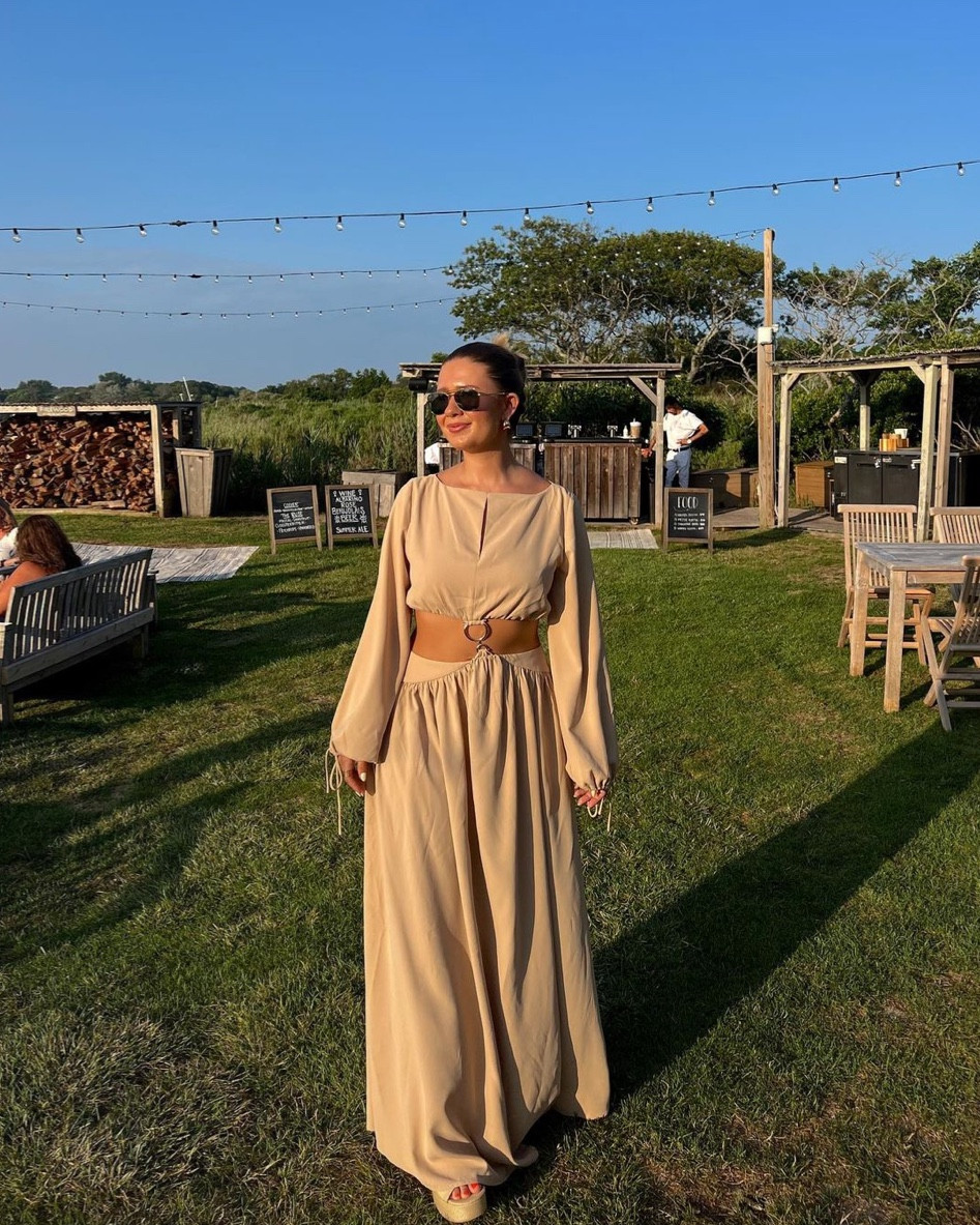 dinner by the beach look 🌊 dare I say the dress is dress-ing?

#LTKstyletip #LTKSeasonal #LTKFind