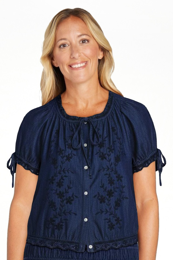 Free Assembly Women's and Women's Plus Embroidered Cropped Cotton Top with Short Sleeves, Sizes-X... | Walmart (US)