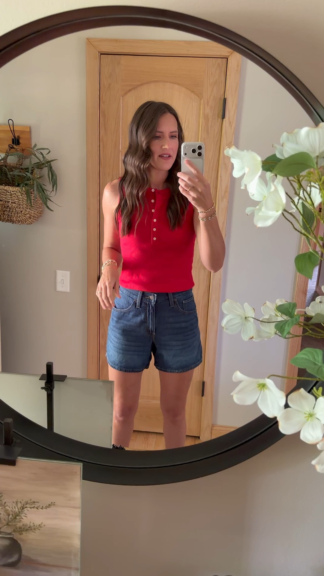 Lightweight and comfy for hot weather. Wearing a size 27.