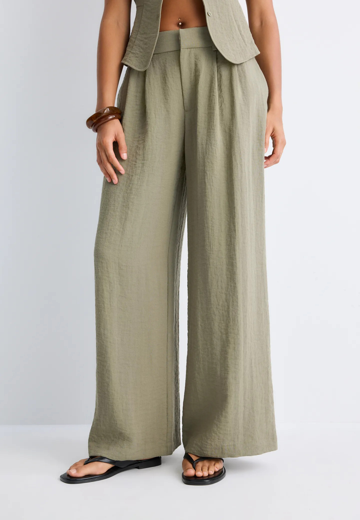 Rustic wide-leg trousers with adjustable buttons - Women's See all | Stradivarius United Kingdom | Stradivarius (UK)