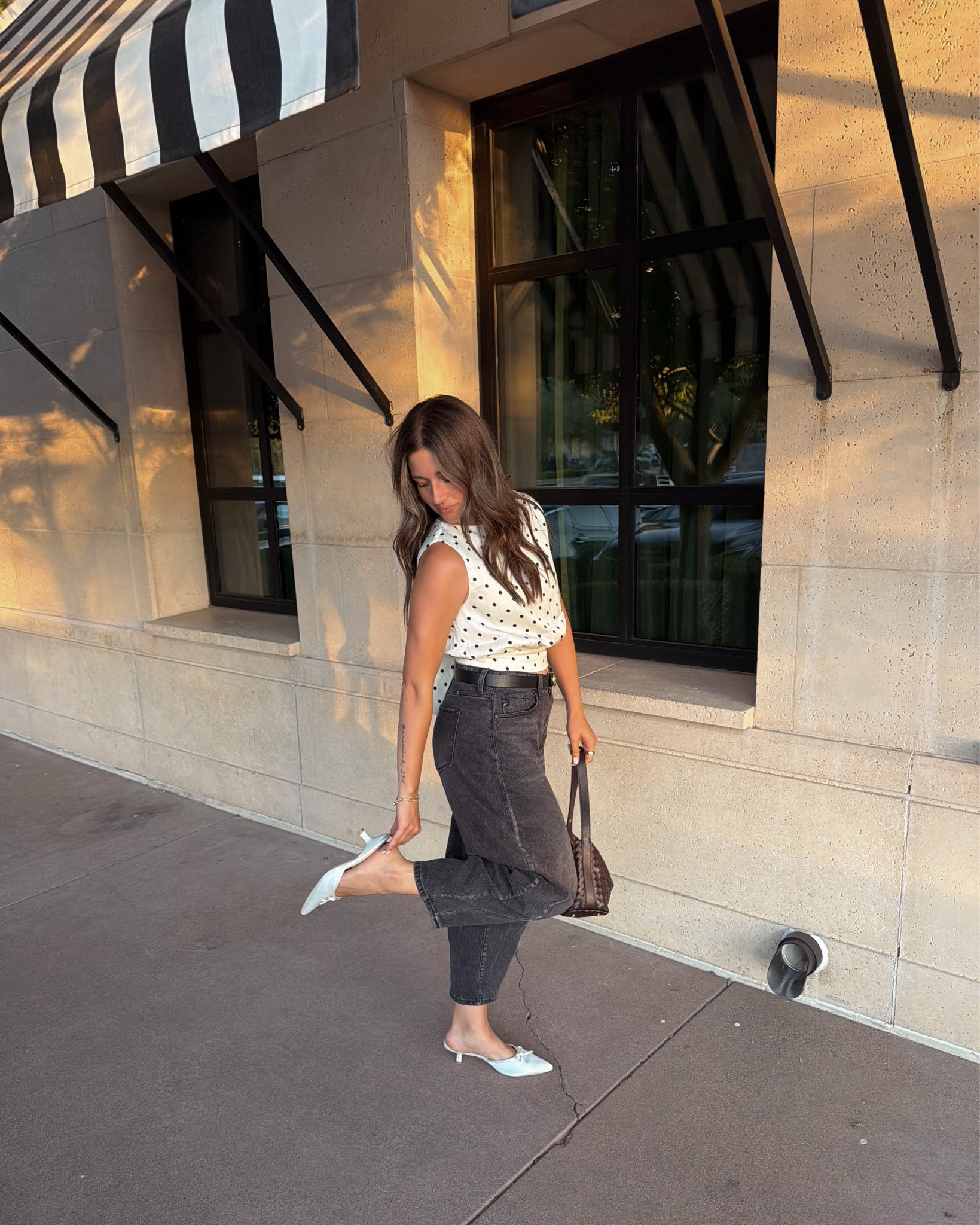 date night + friends ✨ been loving the vibes at @tellyourfriendsaz lately and you can order off the @the_americano_restaurant menu with the vibes of a cocktail lounge + live music 🎶  #datenight #ootd #datenightoutfit #dinneroutfit #arizonaplaces
