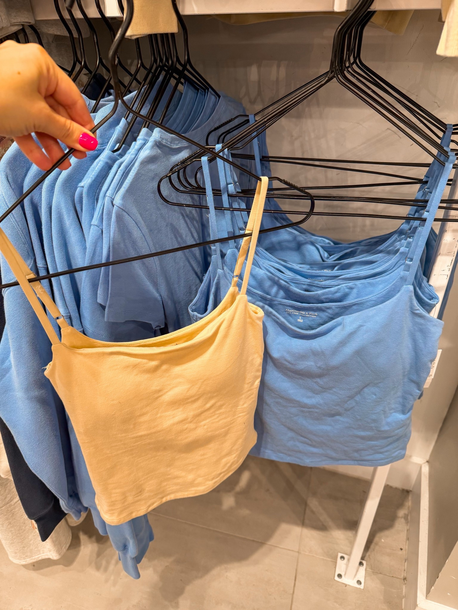 Bra free camis

#LTKFindsUnder50 #LTKFindsUnder100