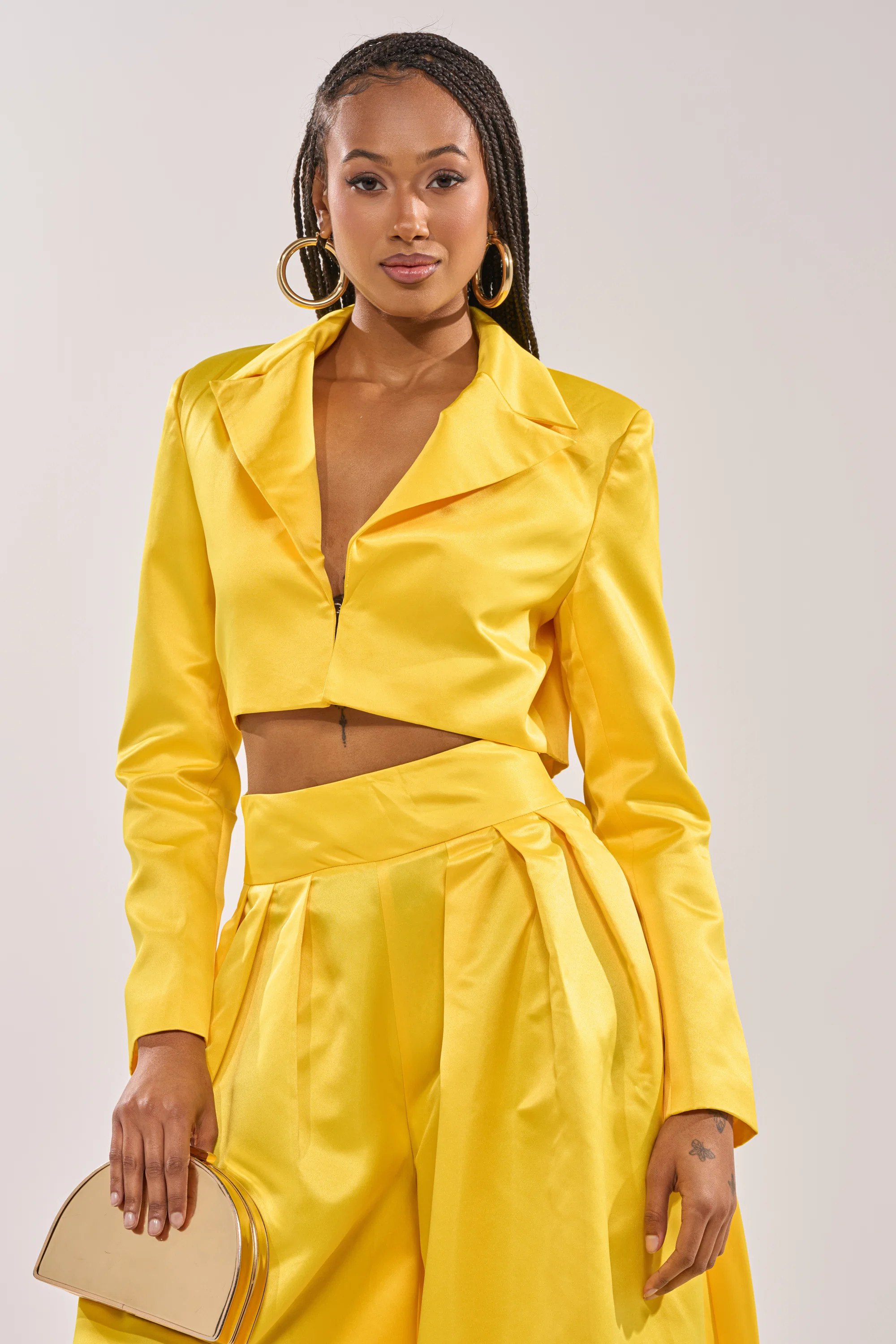 BLOOMING CROP SATIN BLAZER | AKIRA