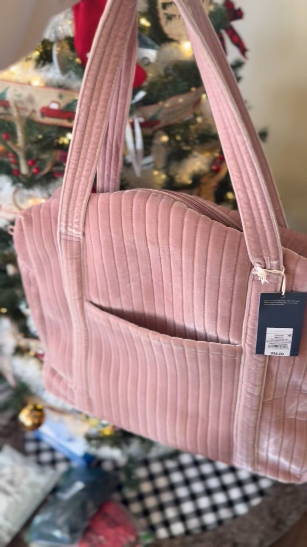 GIFT IDEA!💕🎁

Loving my new travel bag! I’ll also link the smaller accessories too! Would make a great gift 🎄

Weekender bag, target style, travel bag, gift for her, duffle bag 

#LTKGiftGuide #LTKHoliday #LTKTravel