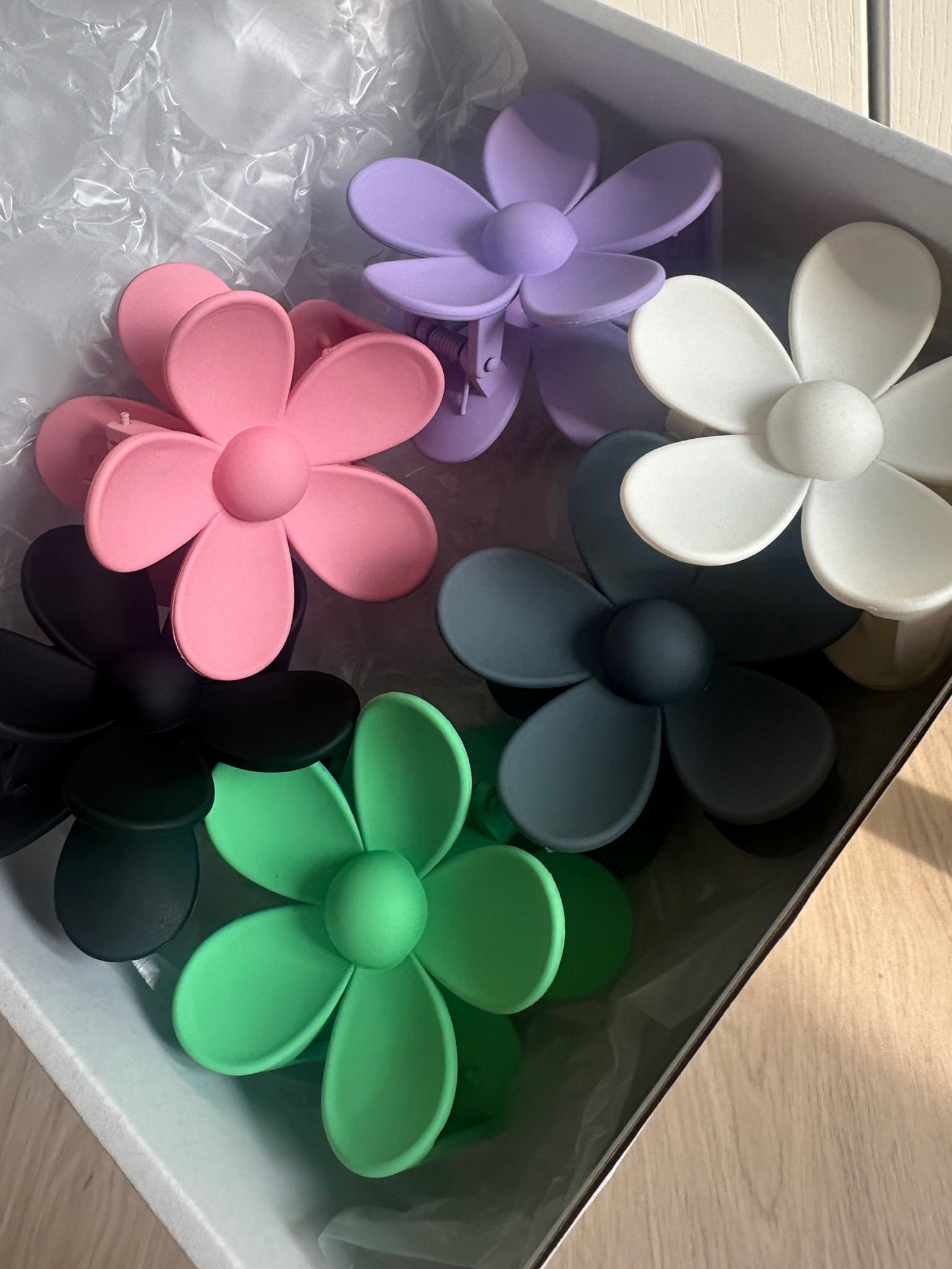 6 gorg flower hair clips 🩷💜
