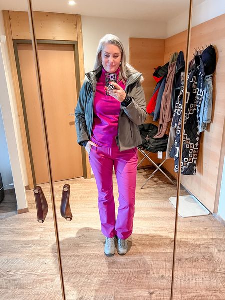 Outfits of the week 

My ski gear is from Human Nature and I wear an xxl in everything. 

Jacket pzz.to/fcI6wH
Pants pzz.to/lG3O67
Fleece pzz.to/k79L8N



#LTKeurope #LTKfit #LTKtravel