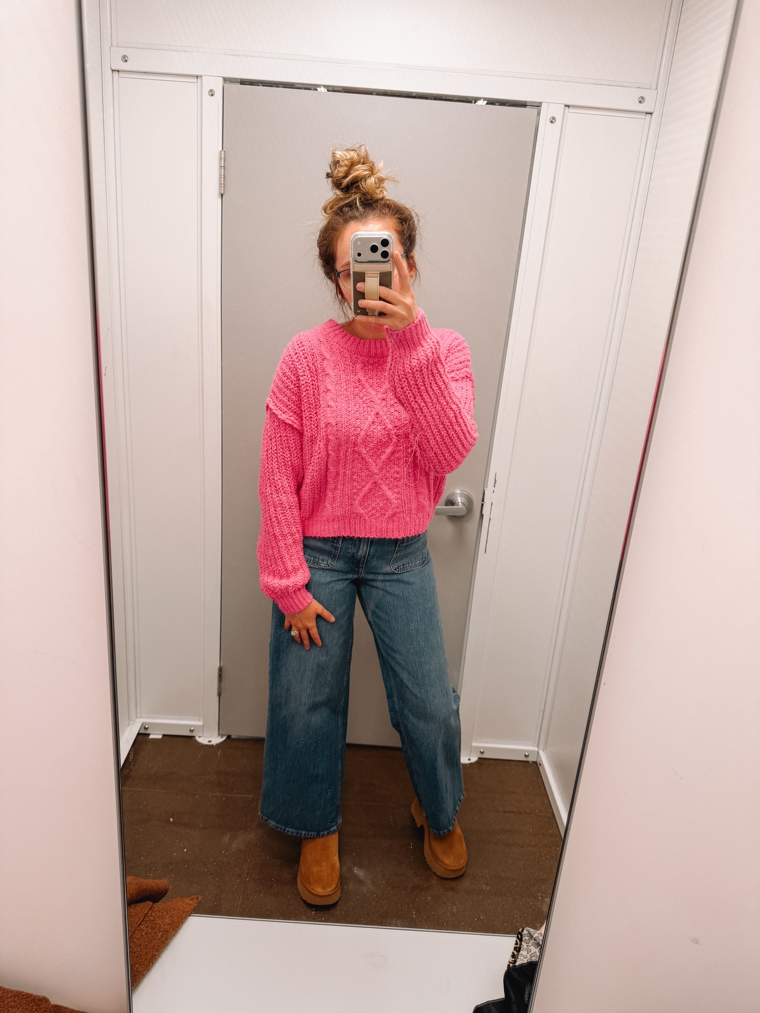 Hot pink sweater🤍

#LTKgrwm