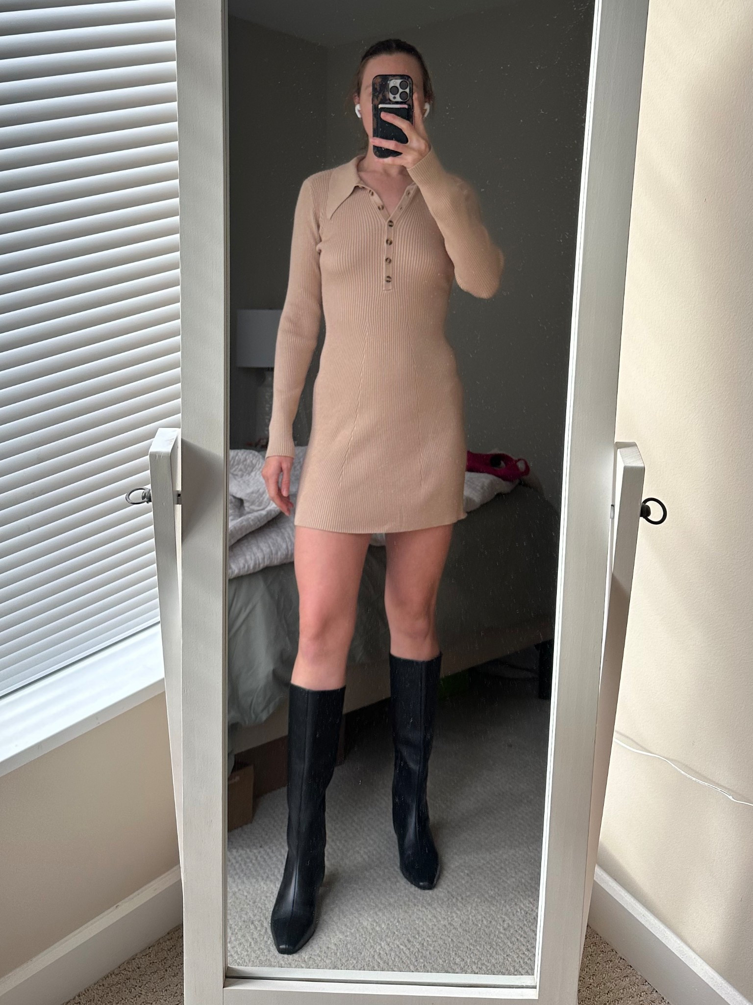 The perfect seasonal transition dress

Araminta James Knit Long Sleeve Mini Dress rented from FashionPass


#LTKdayinmylife #LTKHoliday #LTKSeasonal