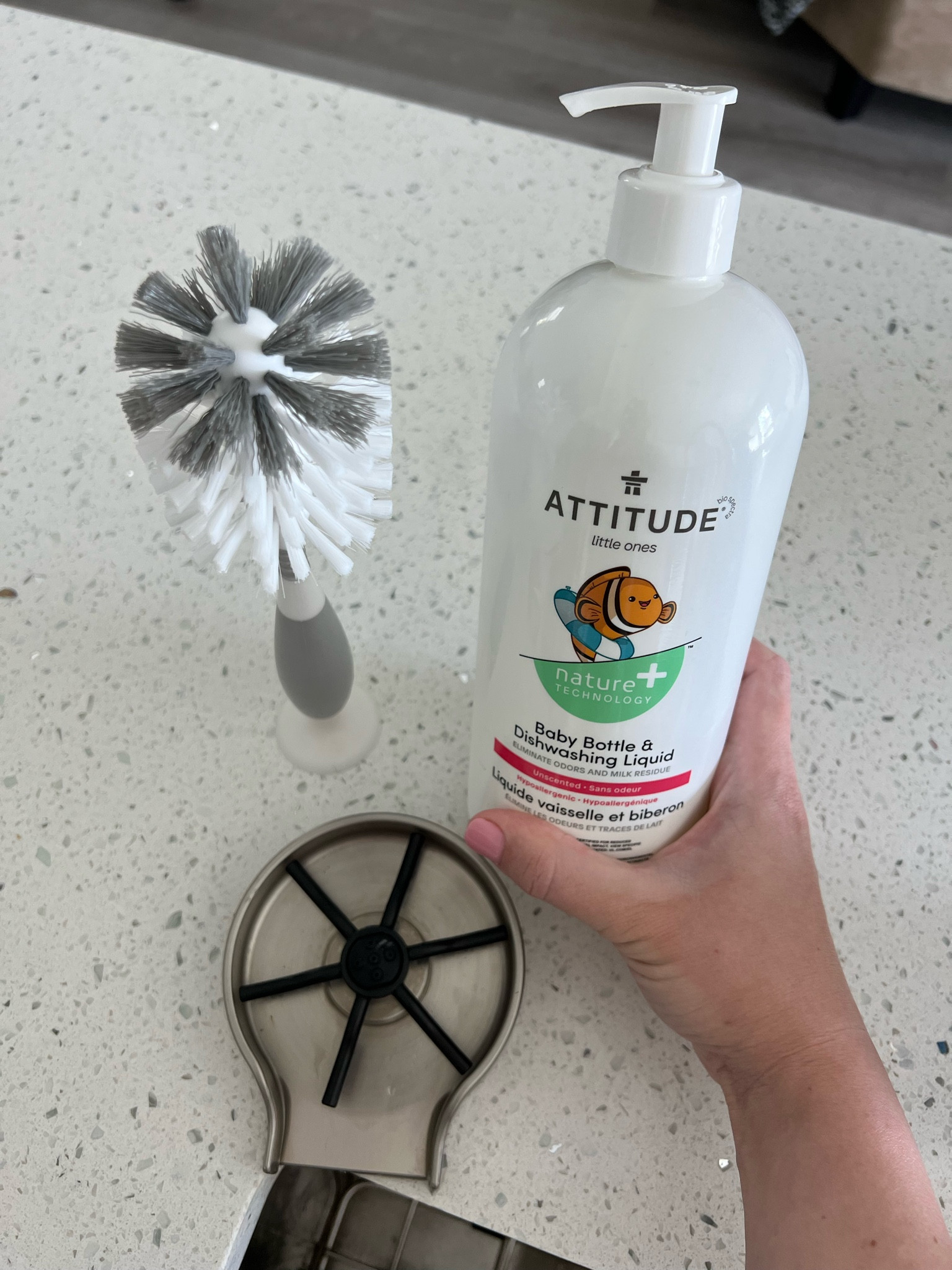 I feel like I wash baby bottles all day long and I couldn’t do it without these three essentials! My favorite non-toxic and fragrance free baby dish soap, Munchkin bottle brush, and my absolute favorite bottle rinser! 