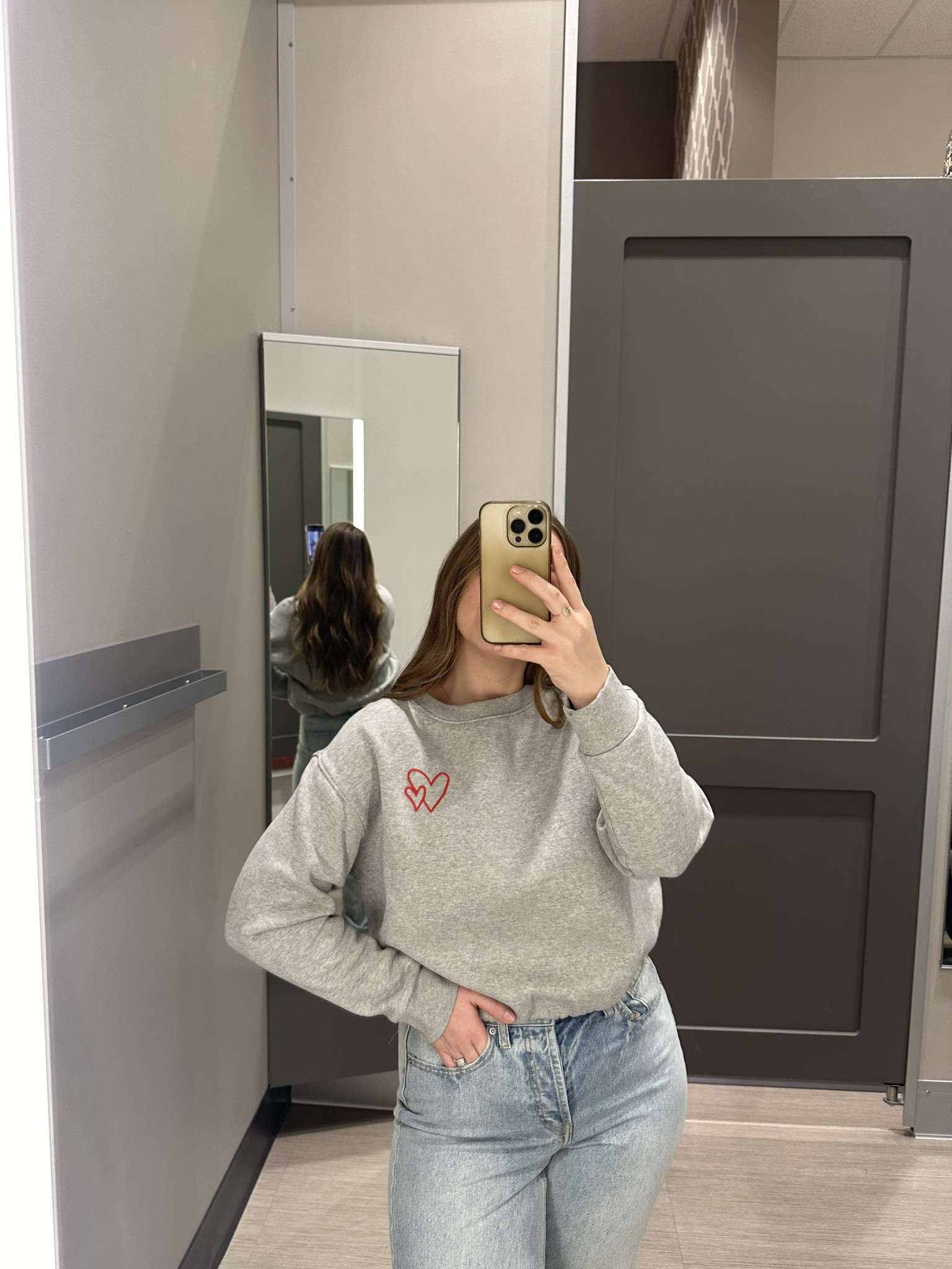 Comfiest bubble hem crewnecks for Valentine’s Day! Comes in multiple colorways. Style with sweats for a night in or jeans and sneakers for an elevated casual look.

#LTKfindsunder50