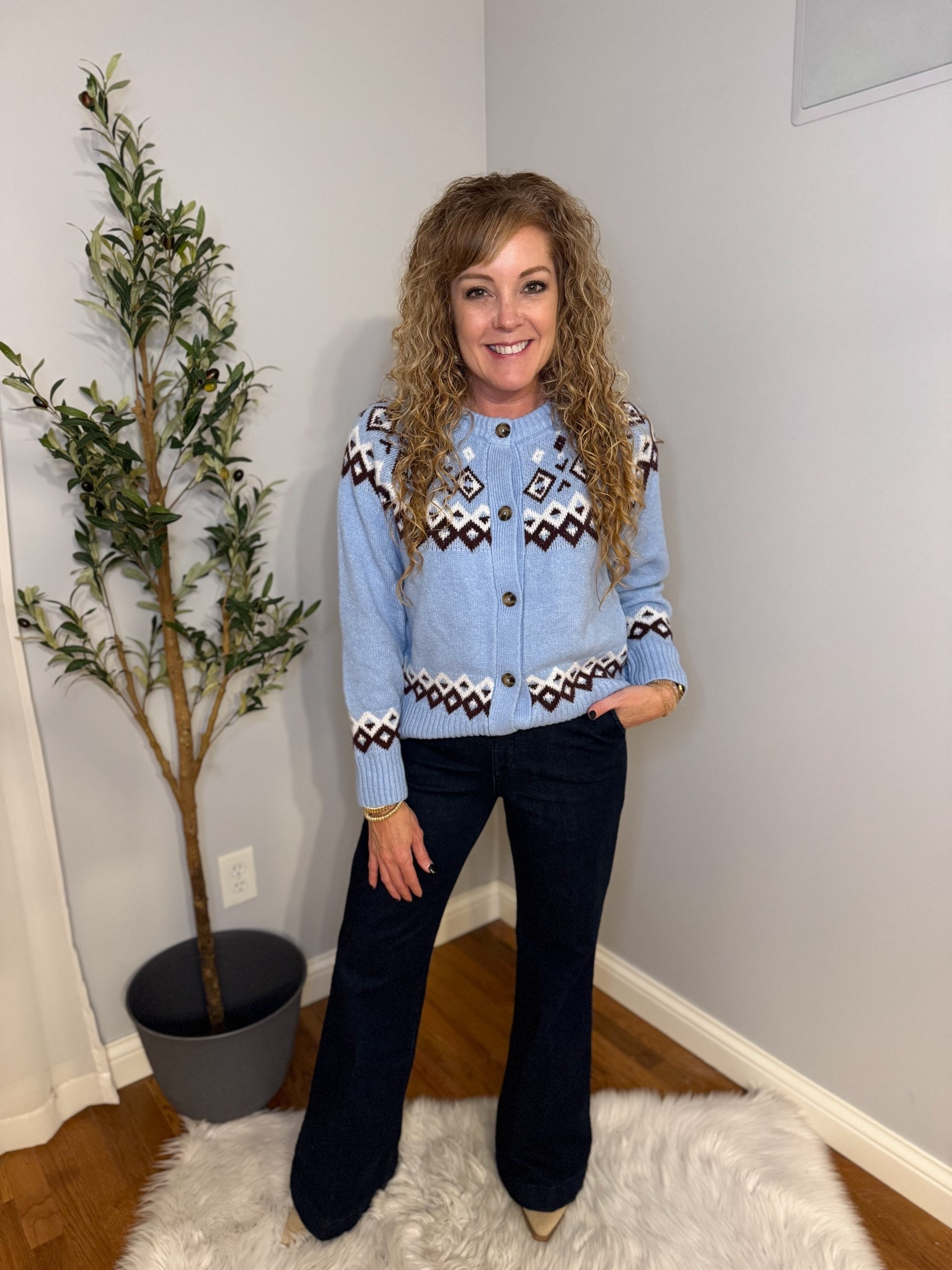 Walmart fall fashion/ fall outfit / date night / thanksgiving outfit 

*Fair isle sweater- size small, tts 
*Sofia jeans- size 4, regular length (I’m 5’3”)
Boots- size 8, tts 


#LTKOver40 #LTKStyleTip #LTKFindsUnder50