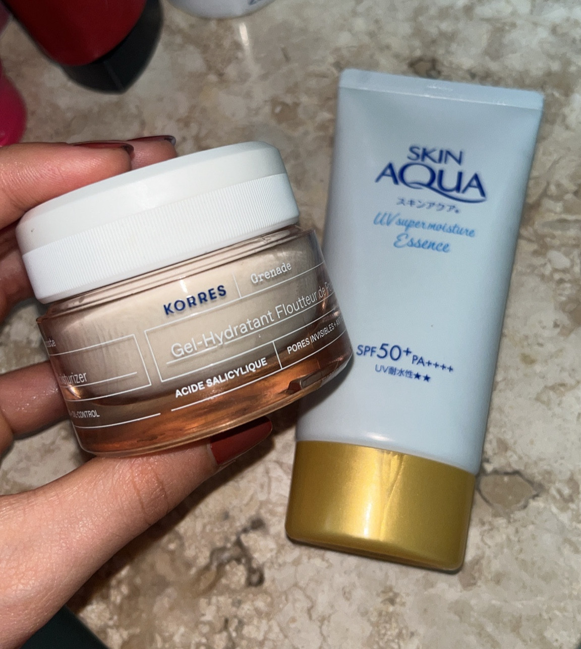 Quando não estou afim de usar mil produtos eu faço meu skin care minimalista! Kkkk

(Funciona muito bem para a manhã, no meu caso que tenho pele seca e sensível)

Hoje usei apenas um hidratante e um protetor solar!

#LTKbrasil #LTKbeauty