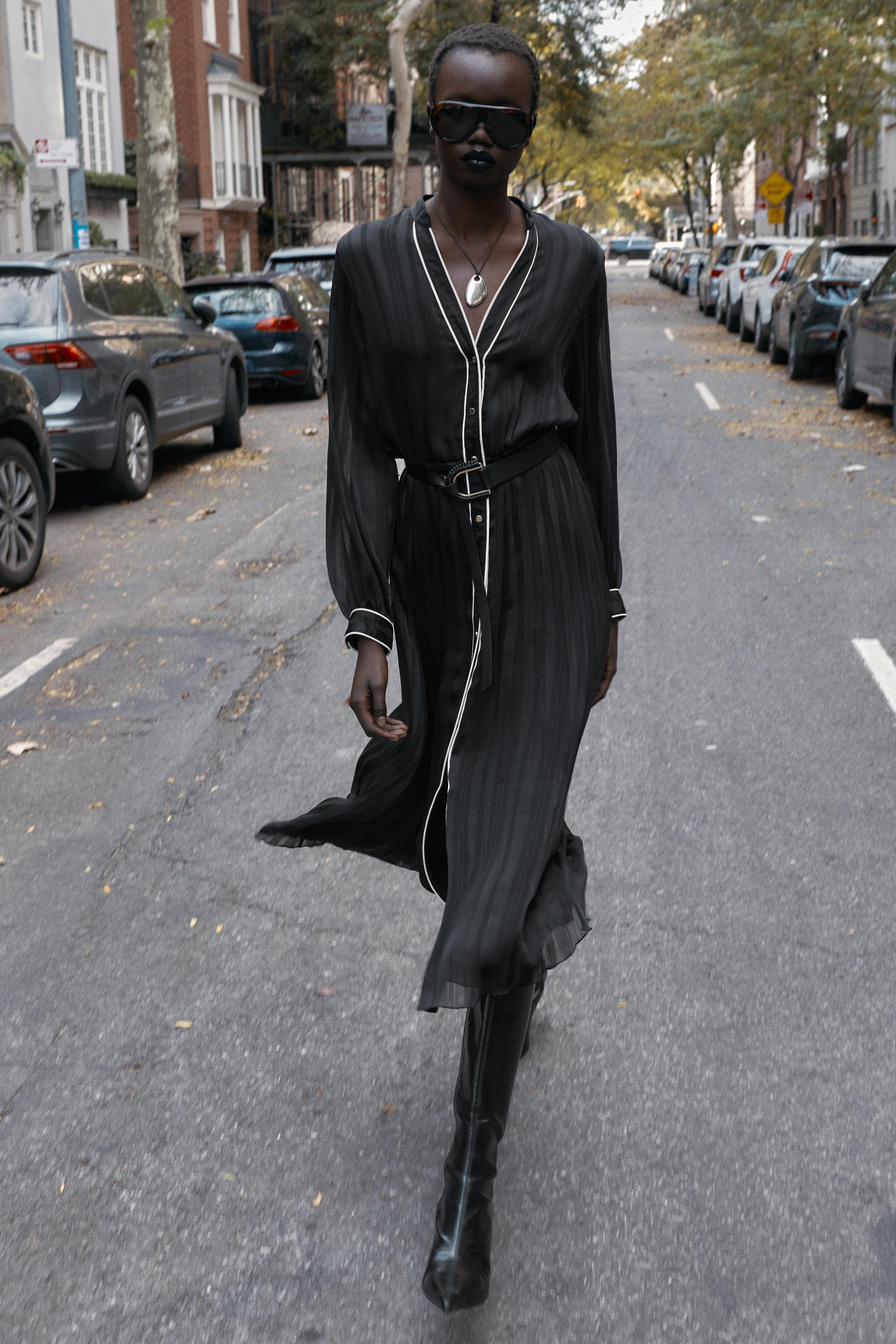 CONTRAST PIPING BELTED PLEATED MIDI DRESS | Zara US