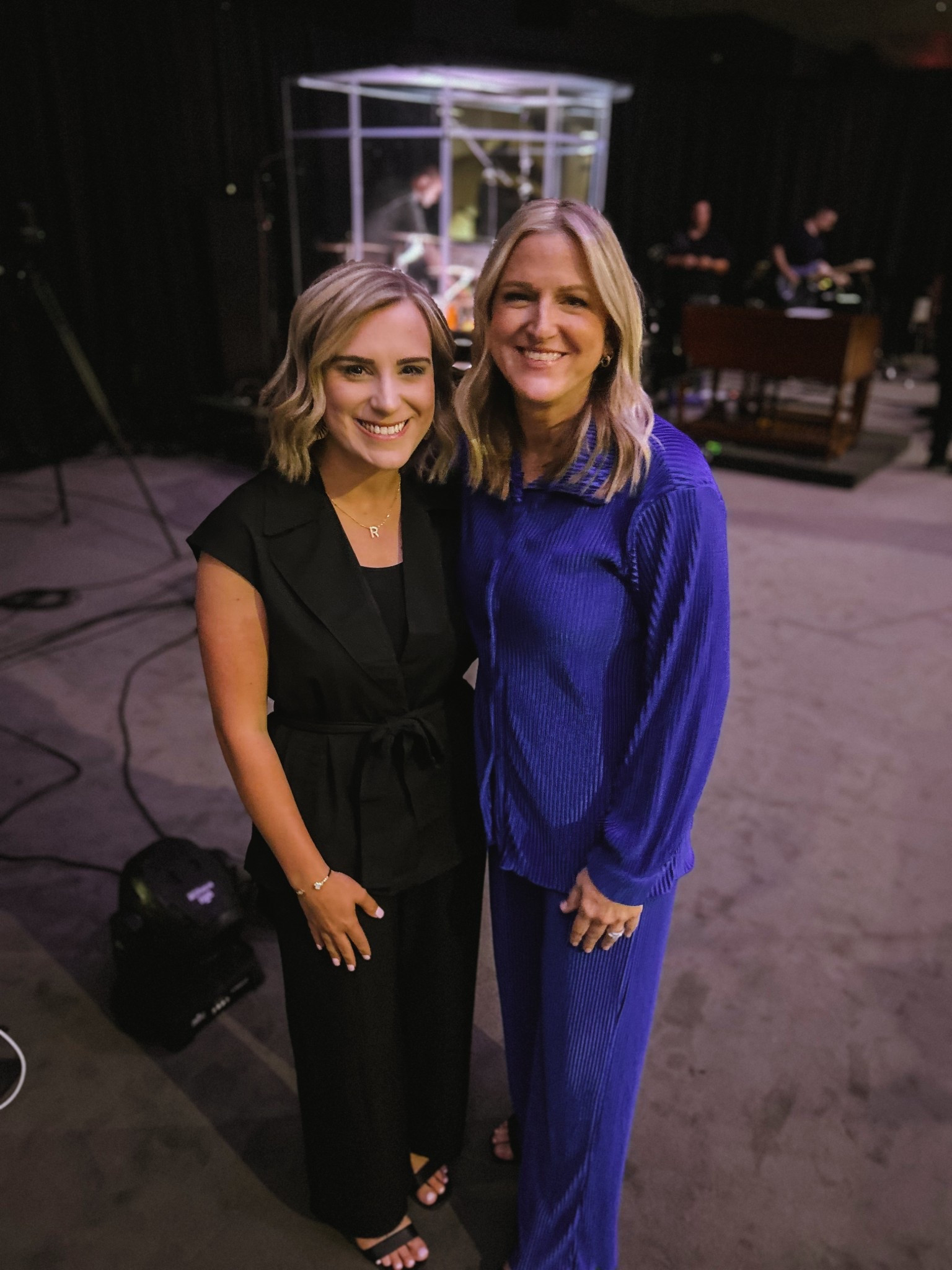 This pant suit is so comfortable and easy to dress up! I’m wearing a small 