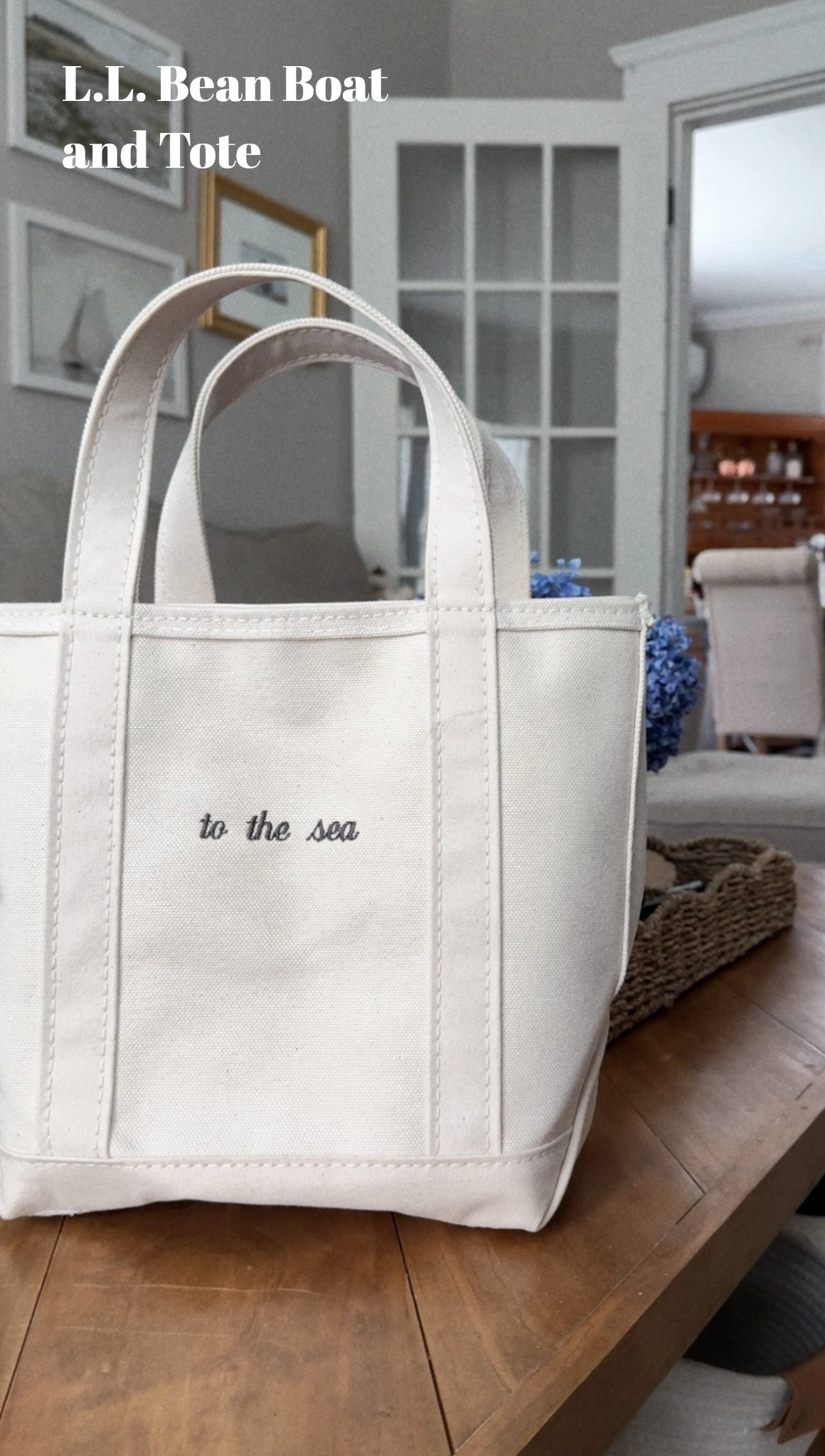 L.L Bean Boat and Tote - Perfect everyday bag for summer

This is the small in natural with script font in the nickel color


#LTKSummerEdit #LTKTravel #LTKGiftGuide