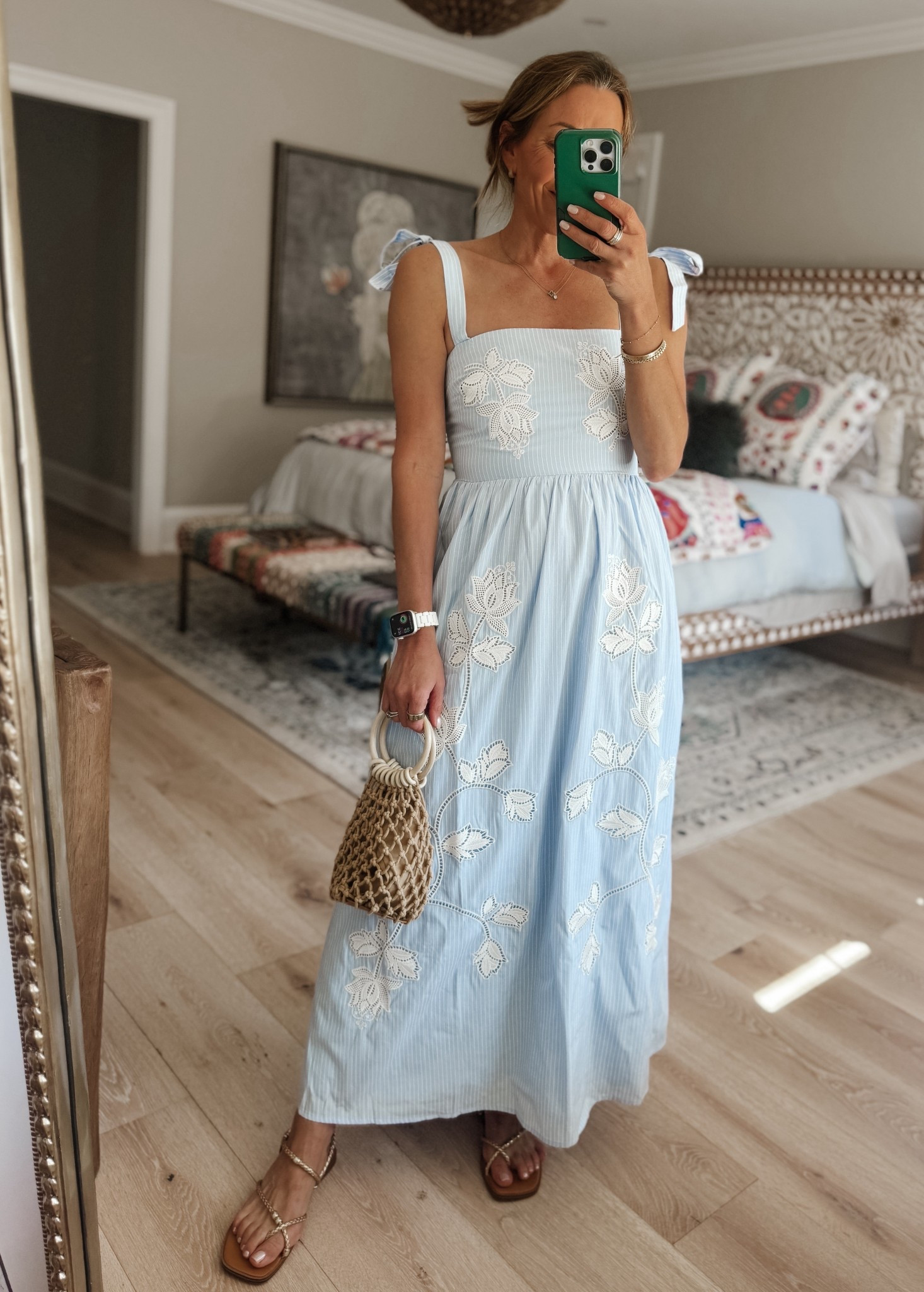 Use code LINDSEY25 at Avara this weekend!