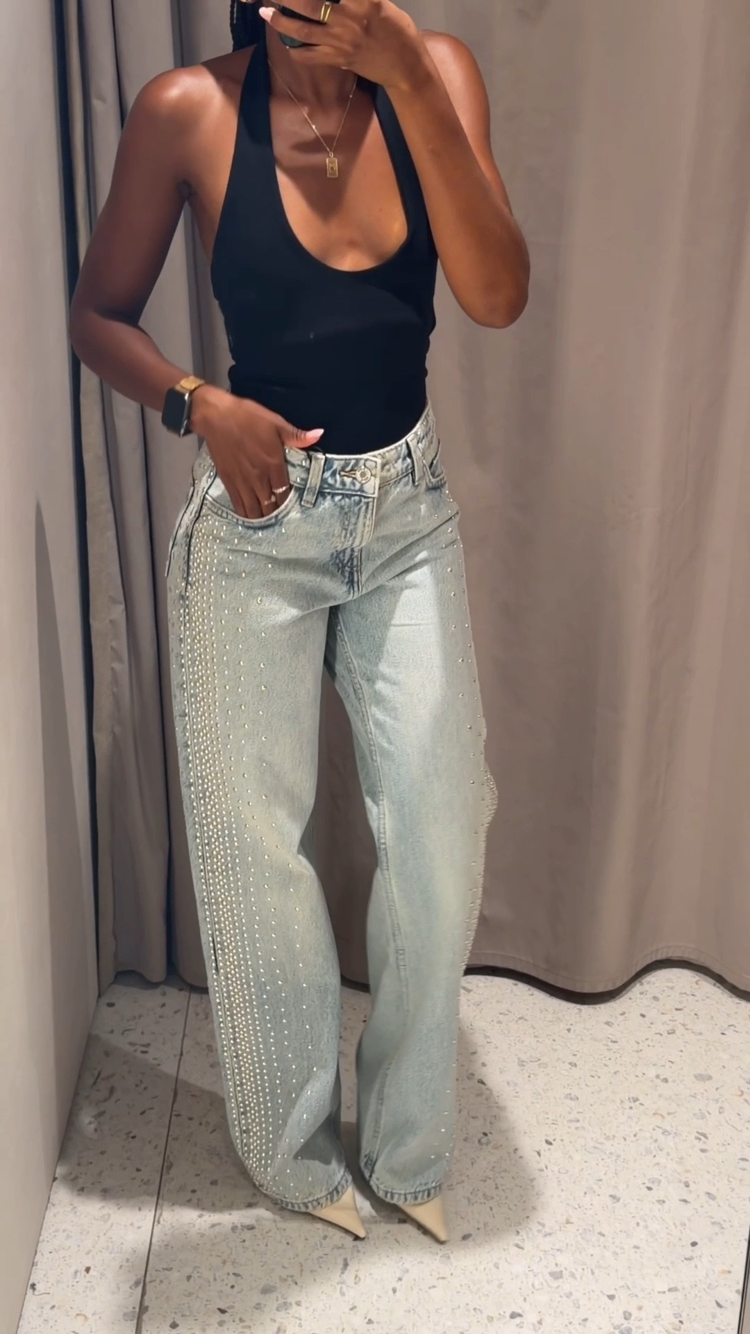New Zara jeans just landed and I’m OBSESSED 😍✨ wearing size EUR 34|5’2 tall !
The rhinestone detail makes them feel so special while the wide leg fit keeps them effortlessly cool.
#zara

#LTKjeans #LTKpetite #LTKeurope