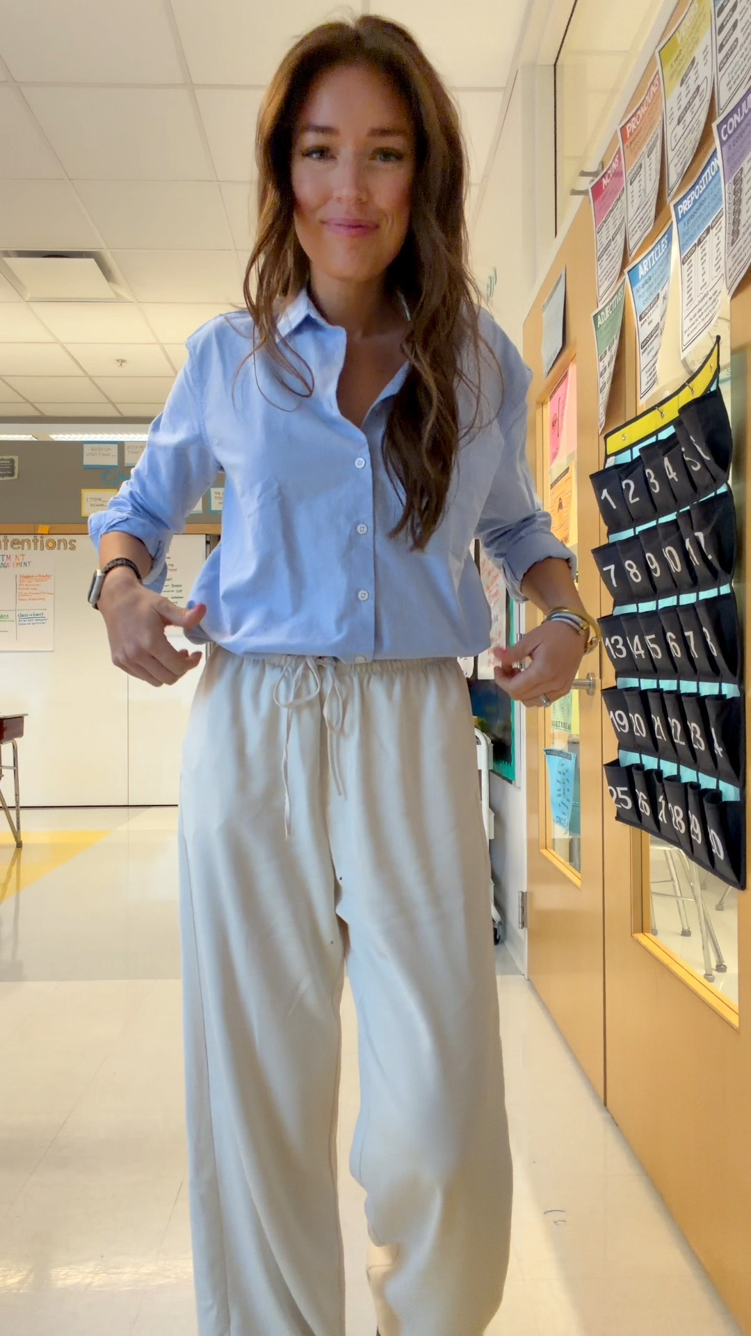 Wearing size M in pants


Trousers / button up / workwear / teacher outfit 

#LTKWorkwear #LTKgrwm #LTKootd