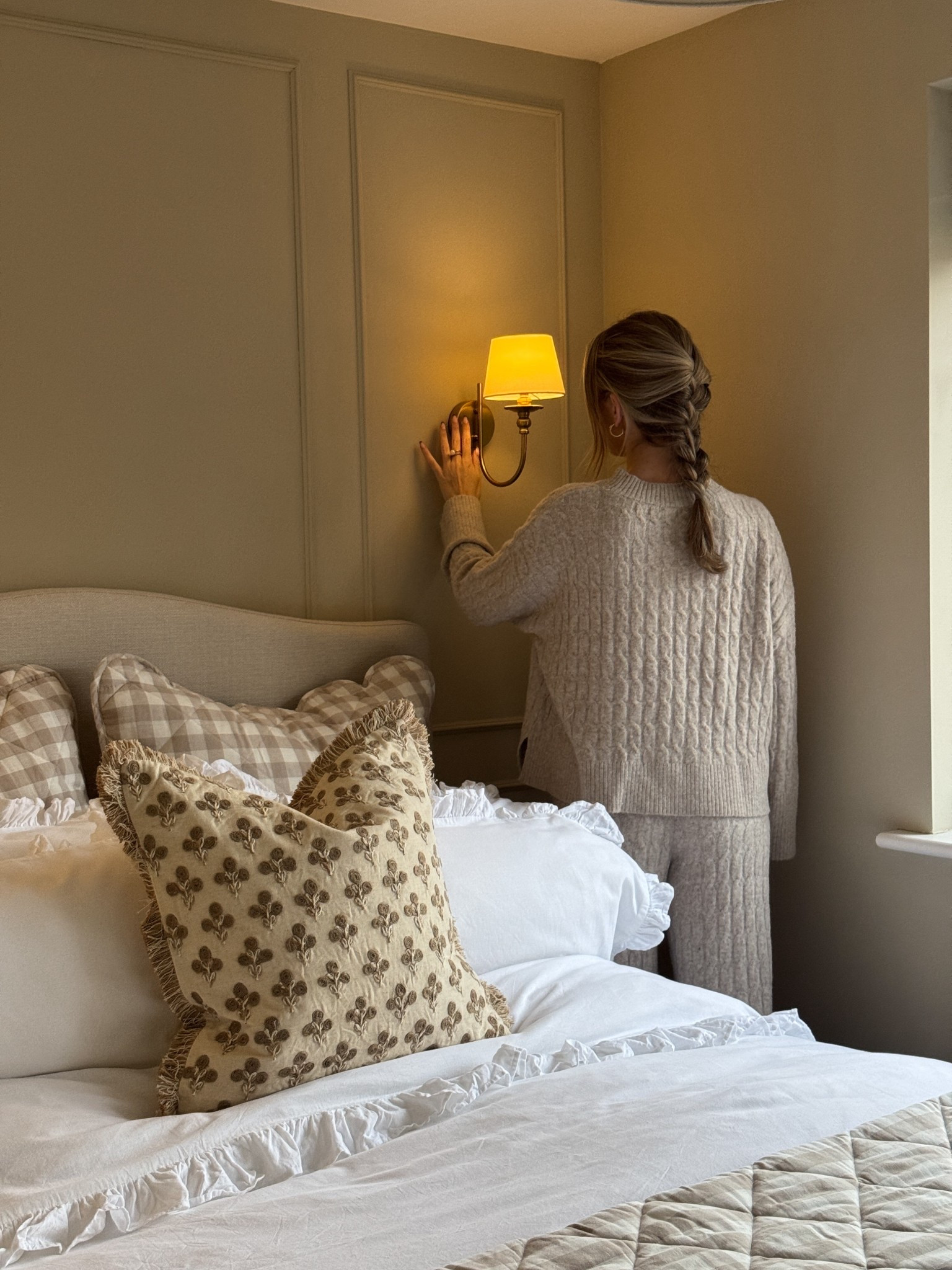 Cosy cable knit set to wear at home 🤍

Gift idea, neutral co ord, cable knit set


#LTKwinter #LTKgiftguide #LTKuk