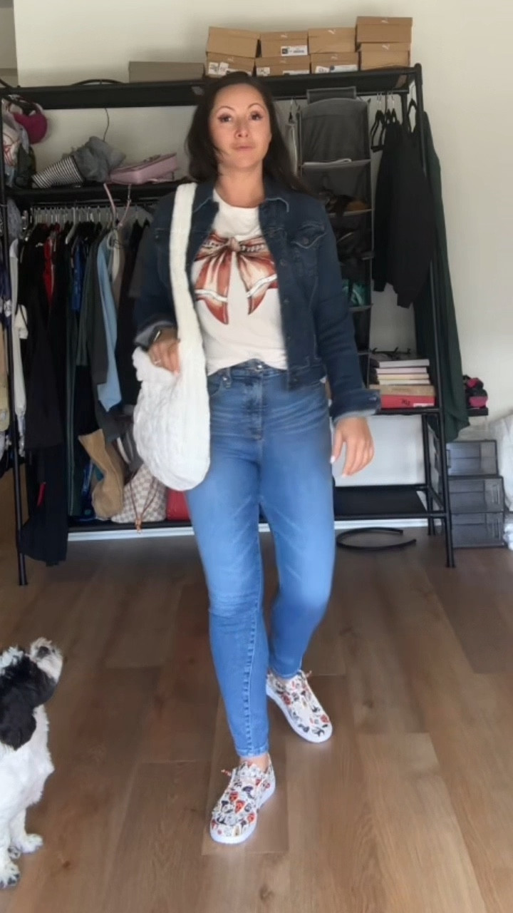 


🎉👚 **Football Sunday Vibes!** 🏈✨

Get ready for the ultimate game day look! Check out my perfect outfit combo:

💖 **Cute Girly T-Shirt**: Stay stylish while cheering for your team! 
👟 **Halloween-Themed Sneakers**: Add some spooky flair to your game day! 
👜 **Spacious Bag**: Perfect for carrying all your essentials and snacks!

👻🎃 Whether you're watching at home or tailgating with friends, this outfit has you covered! 

#FootballSunday #OOTD #ShopNow #HalloweenStyle #GameDayFashion


#LTKMidsize #LTKOver40 #LTKFindsUnder50