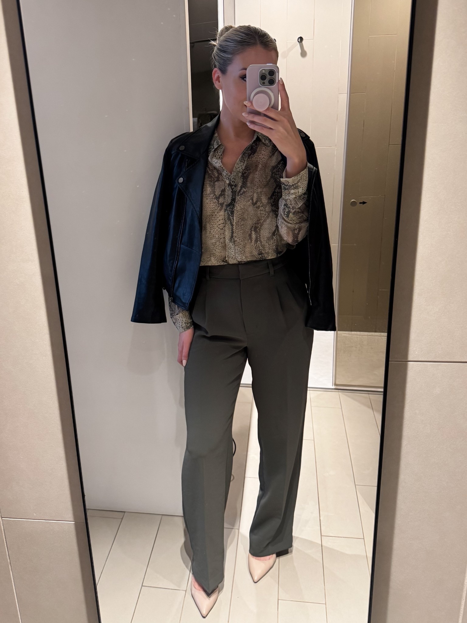 These work pants are so flattering and tall girl friendly! I am 5’7 and they’re plenty long enough for heels. I am wearing a size 6 regular (they come in “tall” lengths as well). 

#LTKWorkwear