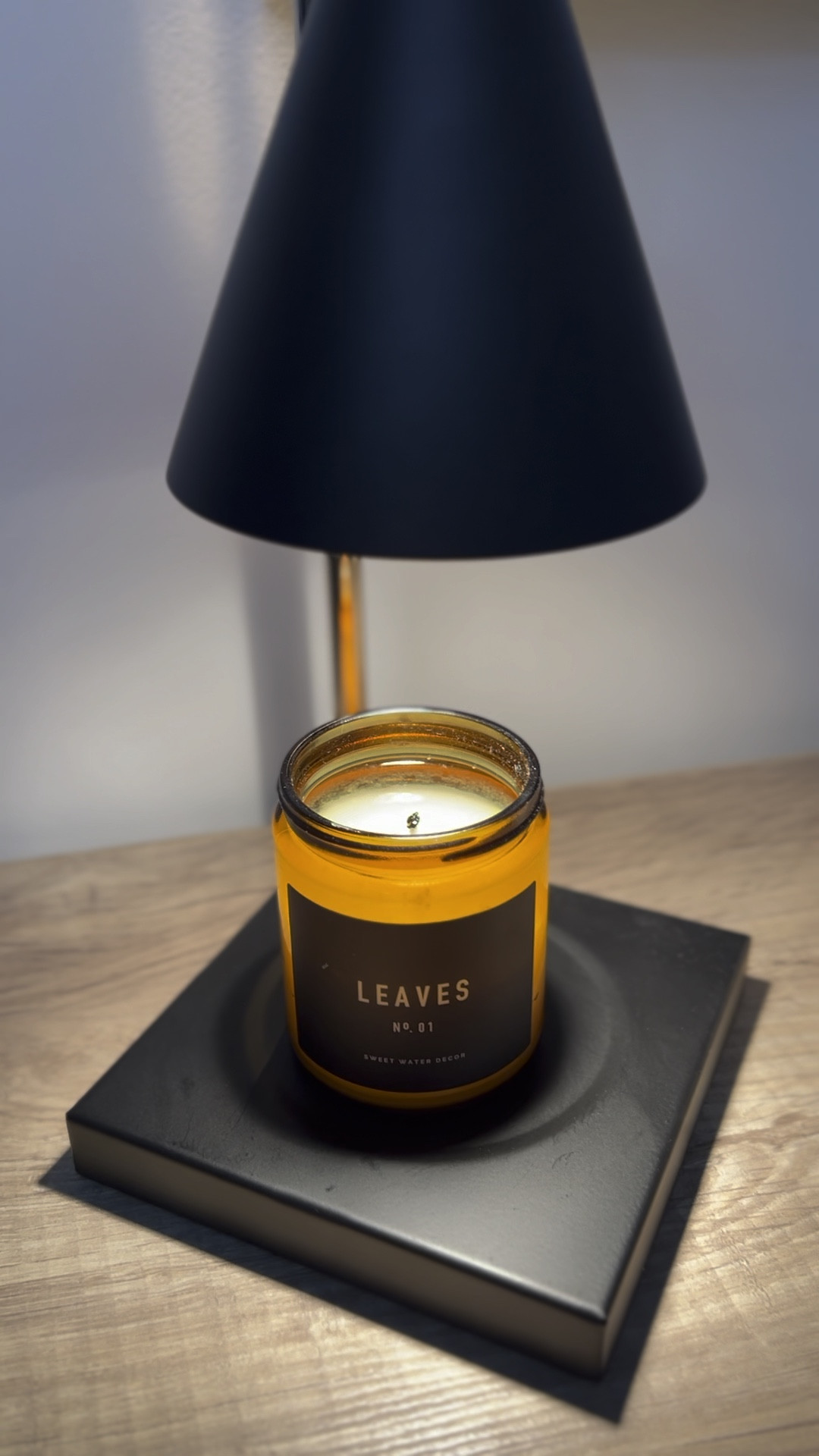 Candle warmer, Fall decor, fall candle 

#LTKSeasonal #LTKGiftGuide #LTKfindsunder50