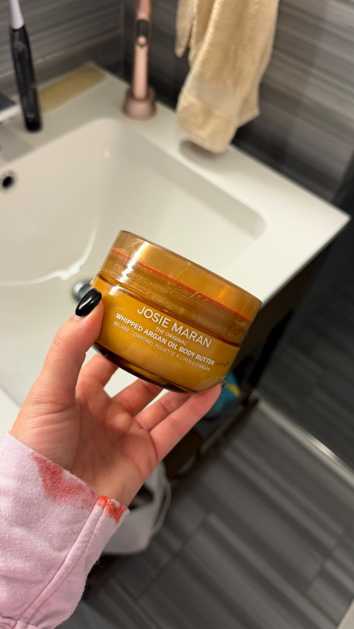 my favorite body butter (lotion) especially in the winter!!! 


#LTKBeauty #LTKselfcare