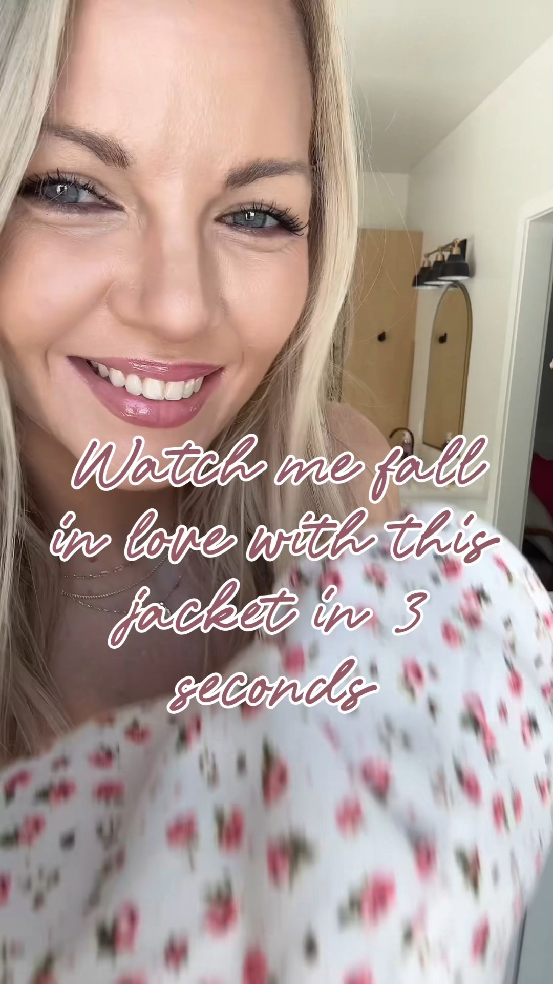 Florals for spring? Always.
But this jacket? Next level. 🌸
It’s lightweight, flattering, and somehow works with everything in my closet.