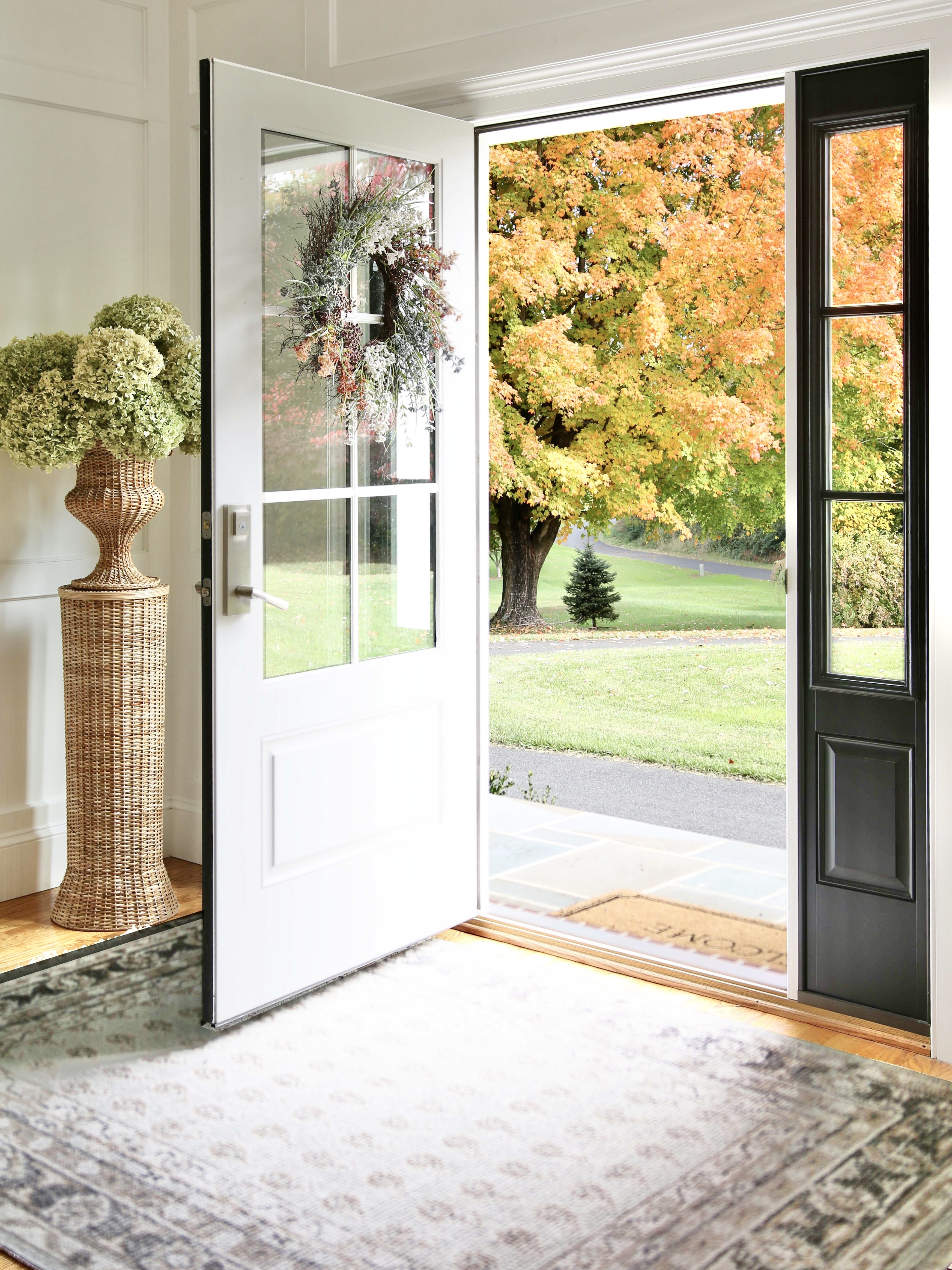 Fall decor, woven urn, pedestal, area rug 

#LTKOver40 #LTKHome #LTKSaleAlert