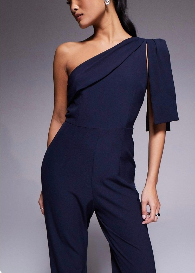 One shoulder dark blue elegant jumpsuit for short women 

#LTKootd #LTKMidsize #LTKPetite