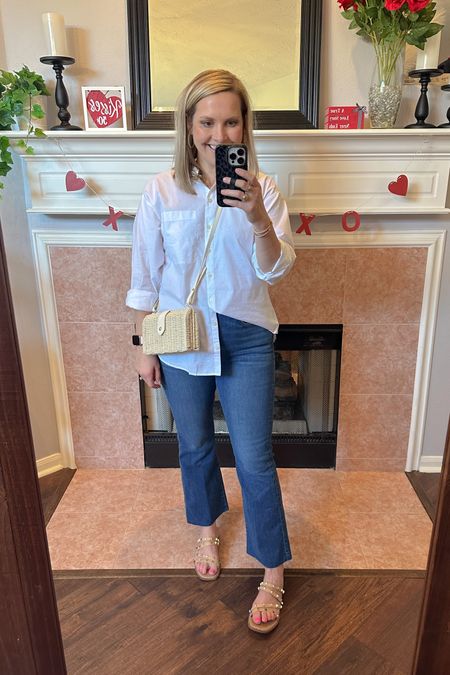 Oversized button down size xs, jeans size 6. 40% off at loft and no code needed! 

Work wear, work outfits, resort wear, loft, spring style, spring outfit, jeans 

#LTKFind #LTKworkwear #LTKstyletip