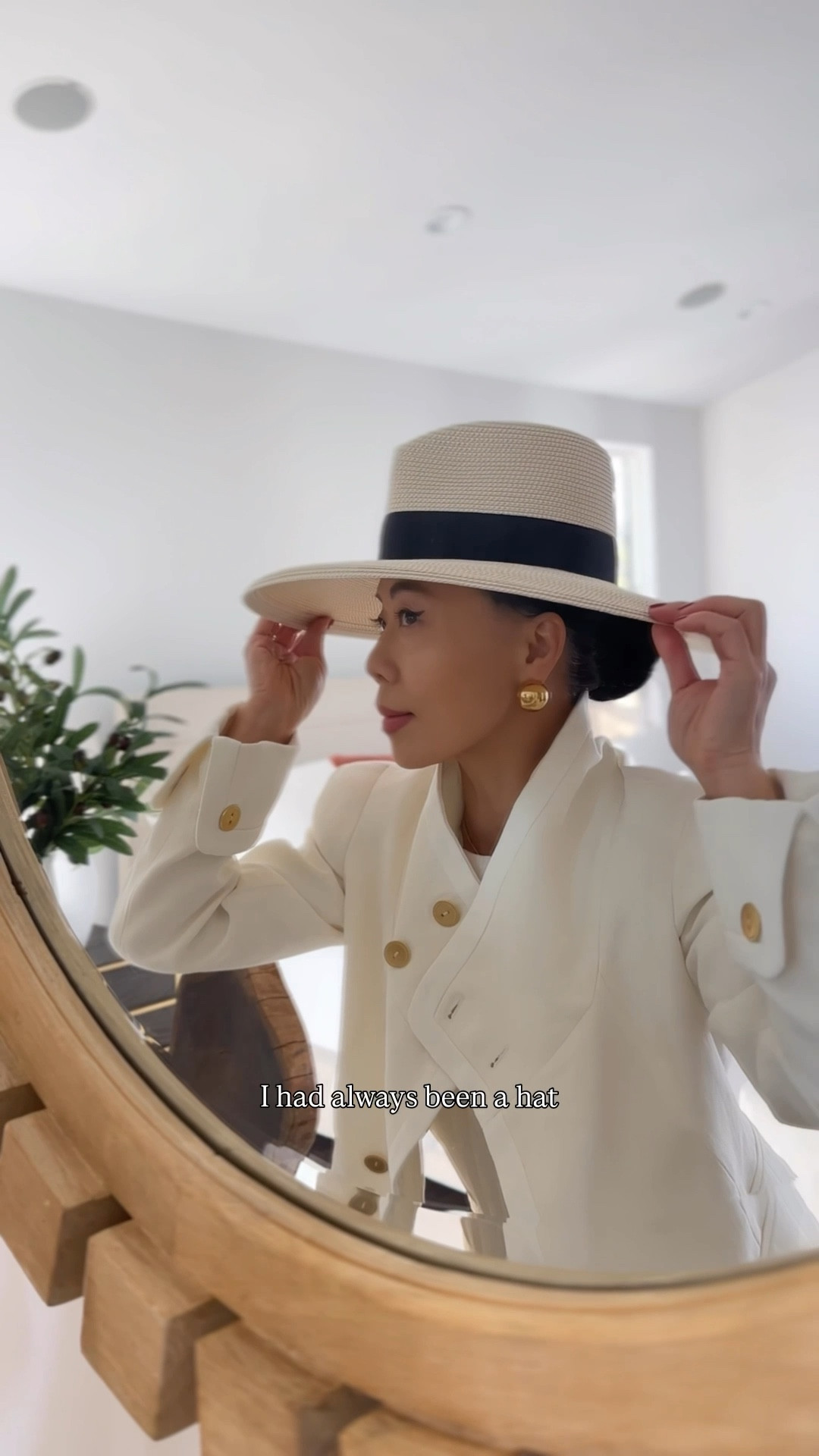 Timeless elegance, thoughtful design, and pieces that stay with you season after season. @EricJavits continues to be a favorite in my closet. Explore the Spring/Summer 2026 collection at EricJavits.com, and also link in my LTK. USE < HALLIE10> for 10% off sitewide!
#EricJavits #ElegantStyle #Fashion #ChicAccessories #FashionStatement #TimelessElegance #ad


#LTKOver40 #LTKootd