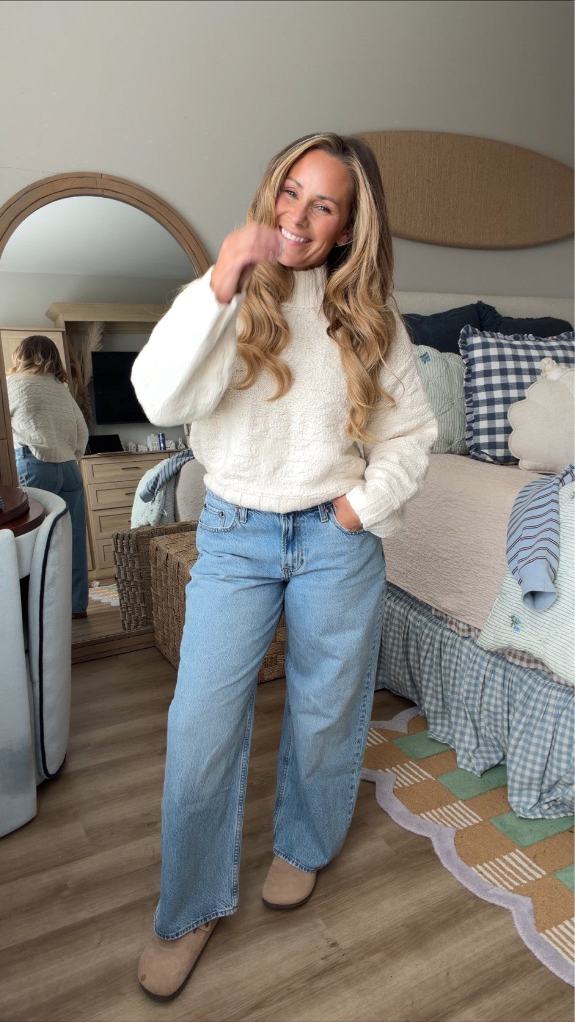 The fall uniform I keep coming back to: a chunky cream sweater, light-wash 90s jeans and my clogs 🤍

Abercrombie is running an extra 20% off with code AFLTK, today and tomorrow only (10/10–10/11), and it stacks on items already on sale.

Everything I'm wearing is linked in my LTK. Comment SHOP and I'll send you the links 🔗

#abercrombiepartner #ltkfall #petitestyle #falloutfit #ltksale