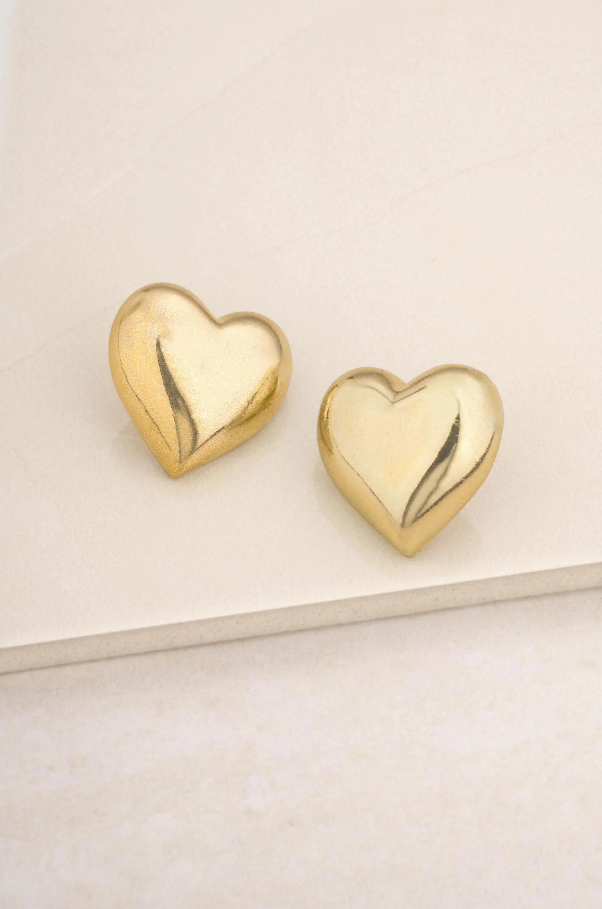 18k Gold Plated Heart Stud Earrings | Ettika