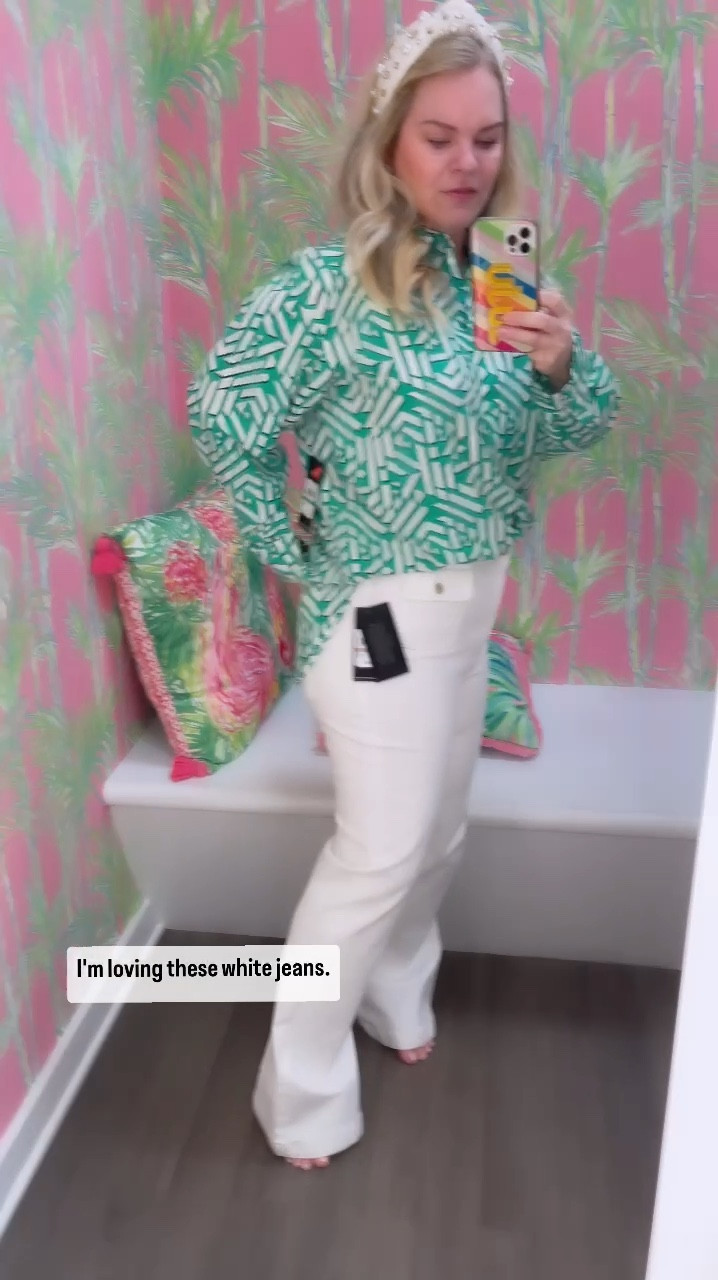 Belk is having a major sale on the Karl Lagerfeld Collection! Trying on all of my faves. One dress I could only find online at Dillard’s. Hit that 🔔 so you never miss a new post.

Date night outfit. Summer dresses. Belk

#LTKFindsUnder100