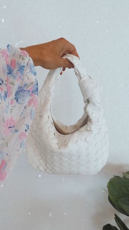 This Amazon bag is too cute!! Reminds me of a designer purse! 

#LTKstyletip #LTKunder100 #LTKunder50