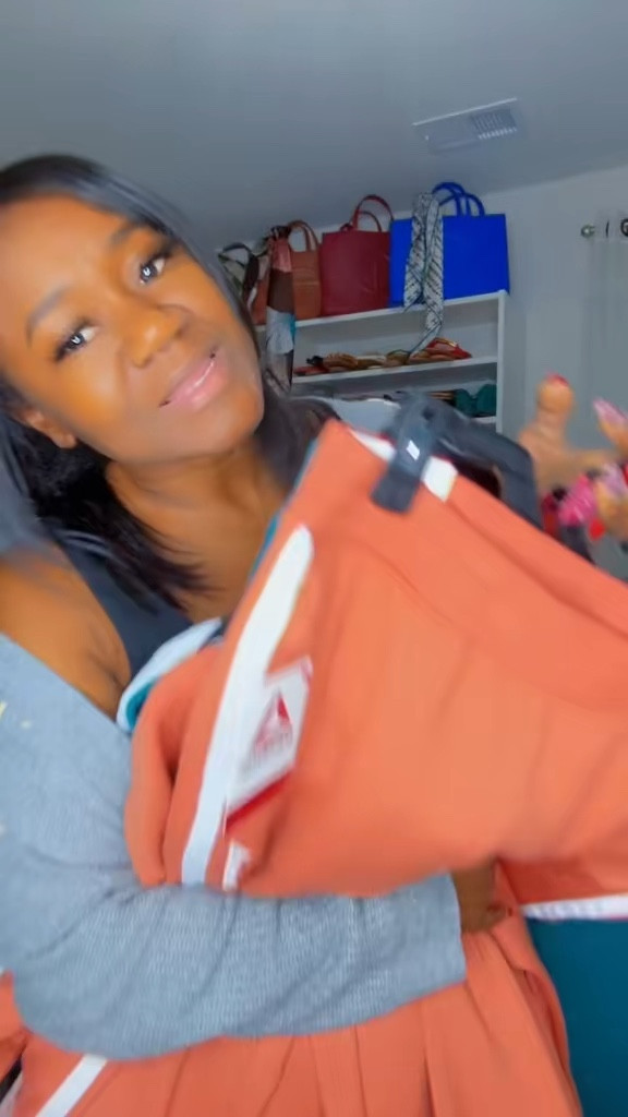 It’s #walmart #wednesday shop these #reebox sweats!!

Sizes goes up to a 3x. Sizes are limited.



#LTKOver40 #LTKgrwm #LTKvlog