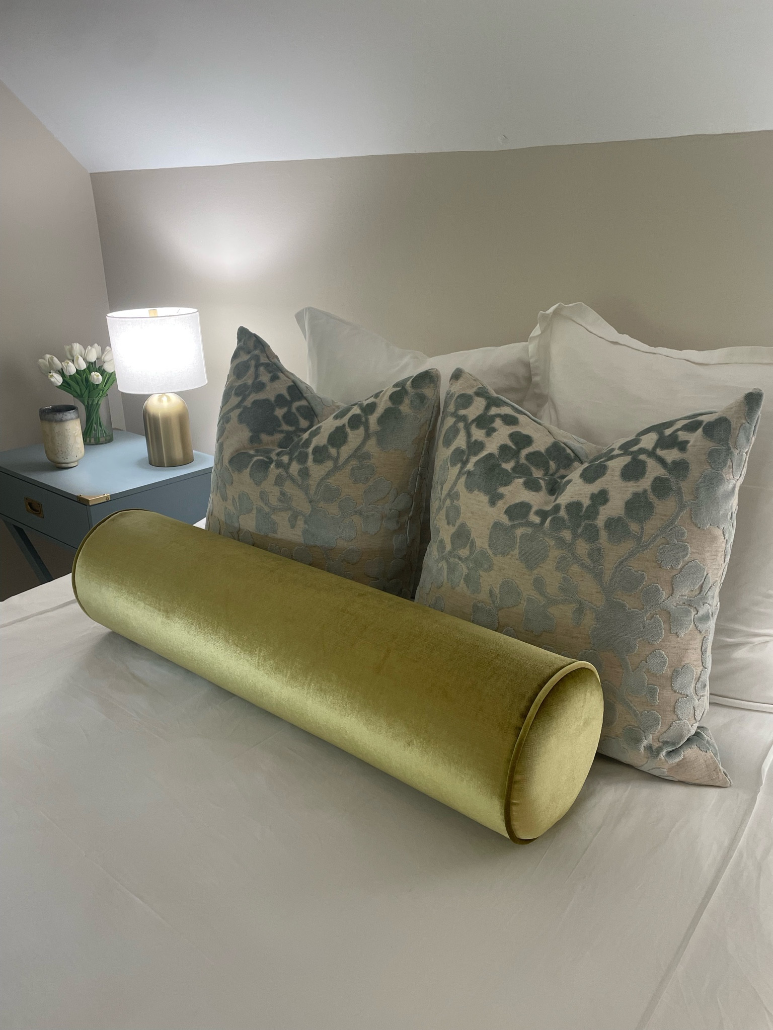 Obsessing over this pillow combo for a guest room from little design company!! 