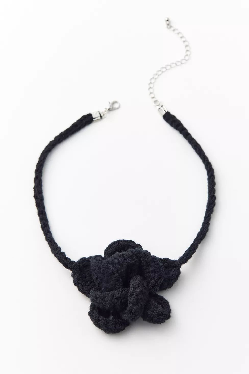 Crochet Flower Choker Necklace | Urban Outfitters (US and RoW)