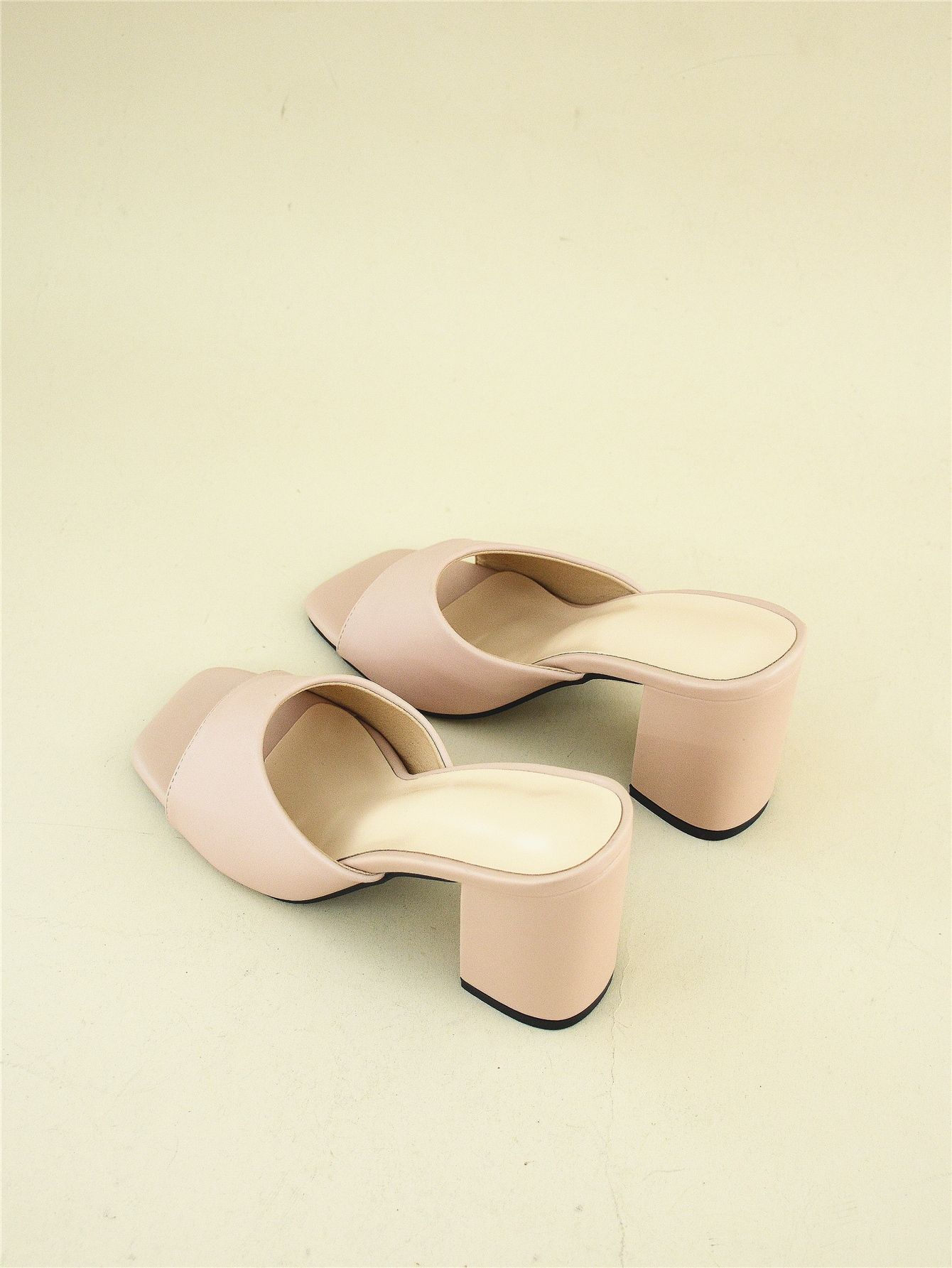 Minimalist Chunky Heeled Mule Sandals
   SKU: sx2204082169720473      
          (395 Reviews)
  ... | SHEIN
