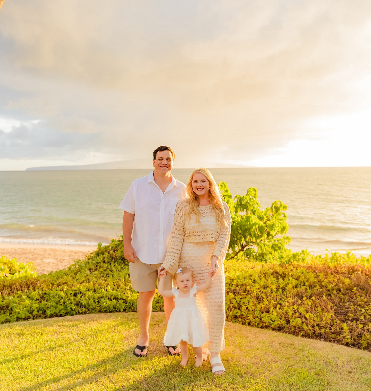 Christmas Card Preview 💌🏄🏼‍♀️🎅🏻🌴

Our third trip back to Maui and we still found so many new and exciting adventures to explore with the whole family!! Maui vacation guide coming soon to the blog 📝 

Infinite mahalos to @loveandwater for wrangling our large group and working with our east coast jet lagged schedule 🤪✈️

#hawaii #maui #travel #familytravel #toddlertravel #wailea #family #travelguide

#LTKBaby #LTKTravel #LTKFamily