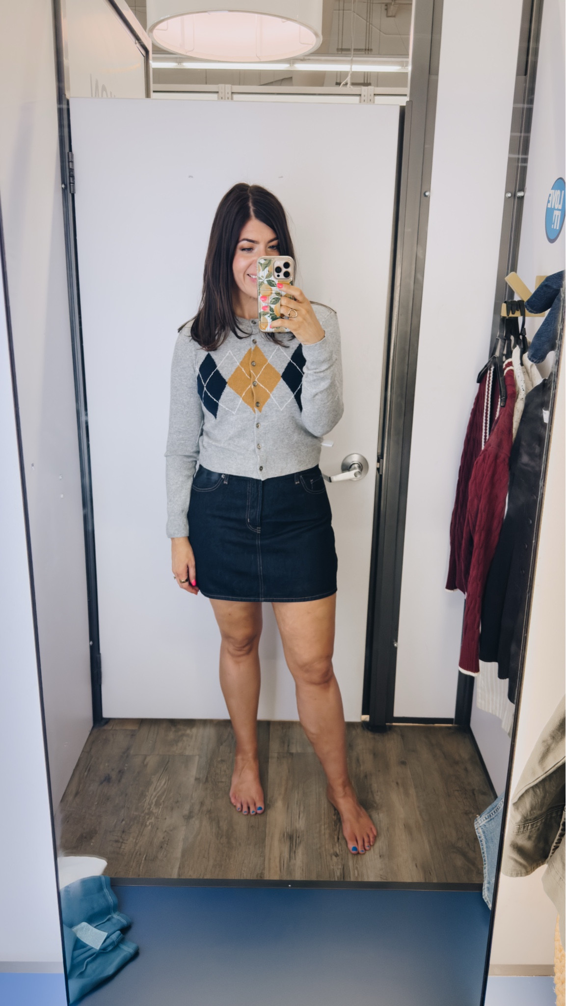 Old navy sale try on
In a small argyle sweater (stay tts tho!)
On a 20 denim mini skirt/ size up one!


#LTKFindsUnder50 #LTKMidsize #LTKSaleAlert