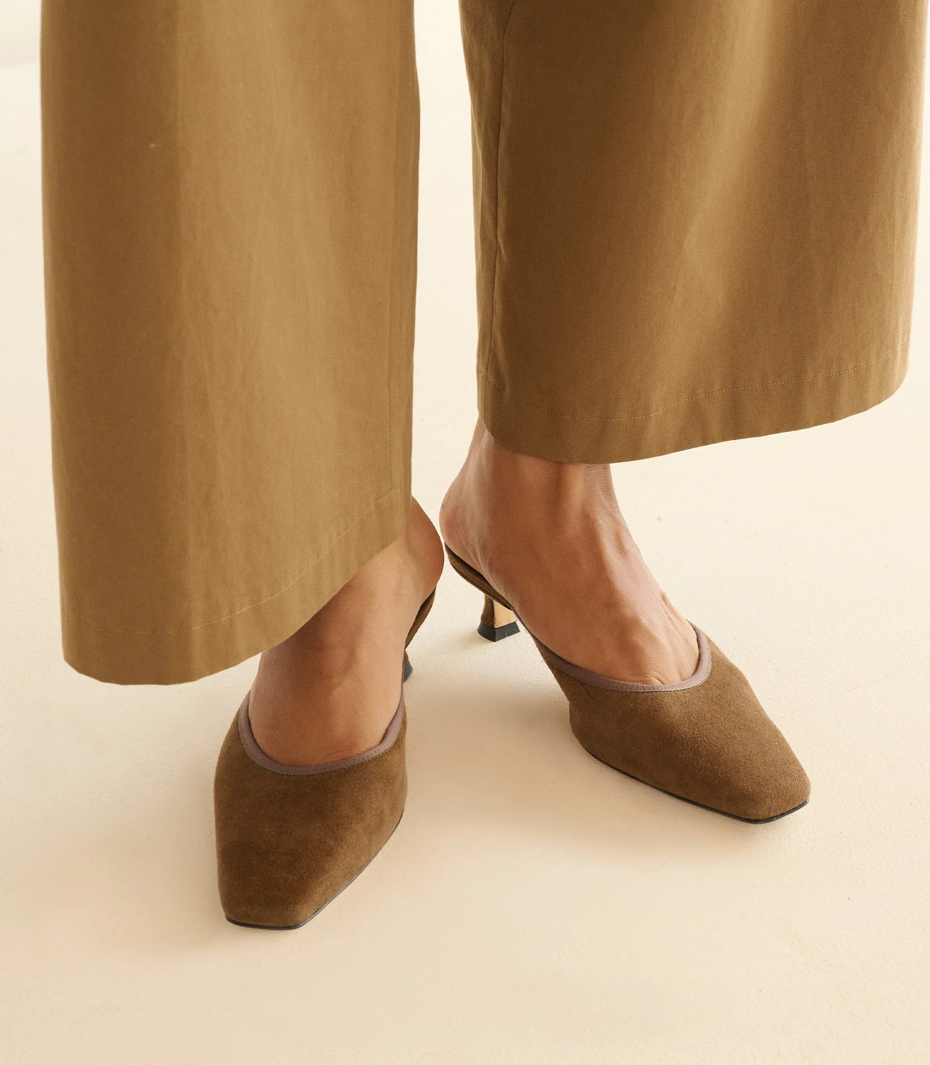 Luma Heel - Tobacco Suede | DOEN