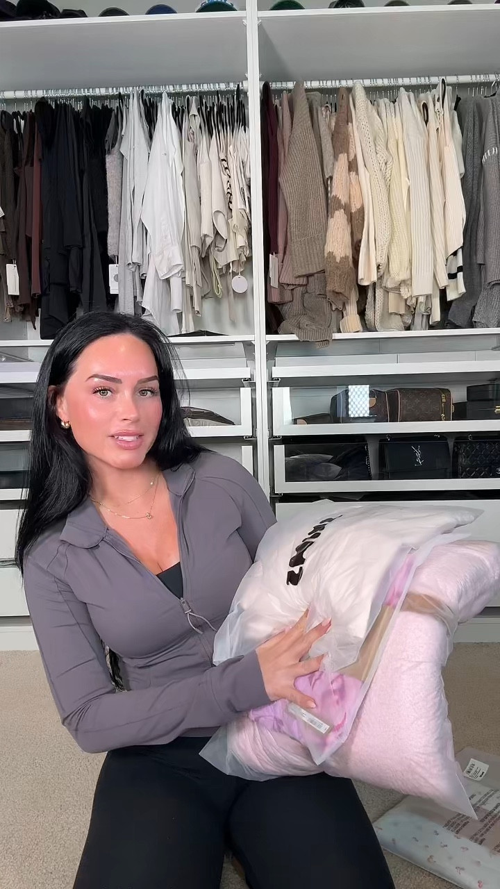 Skims Valentine’s Haul 💗



#LTKStyleTip #LTKU #LTKWatchNow