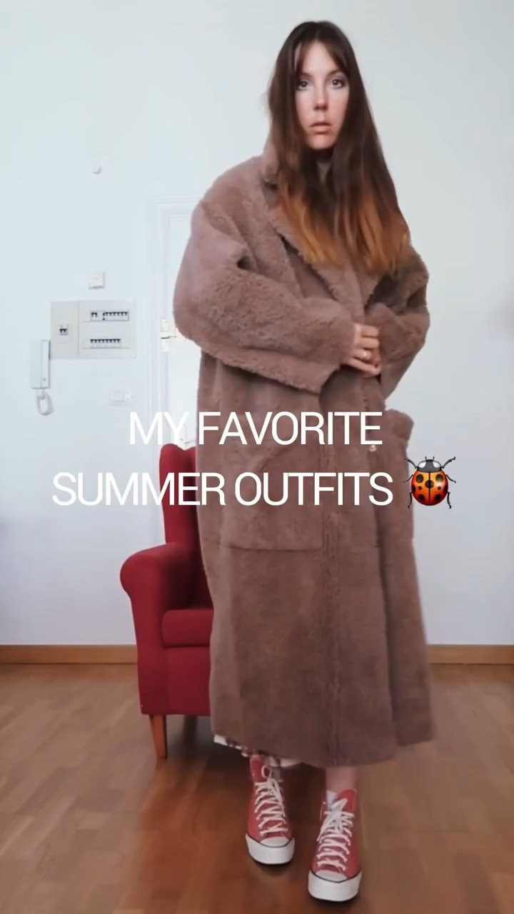 Intro - Coat Nanushka
Look 1 - T-shirt - COS, skirt - Rokh, sneakers - Converse
Look 2 - Shirt - EAM, trousers & shoes - Zara, bag - COS, ring - Uterque
Look 3 - Blazer - The Frankie Shop, tank & shorts - Bershka, shoes - Birkenstock
Look 4 - Dress - Zara